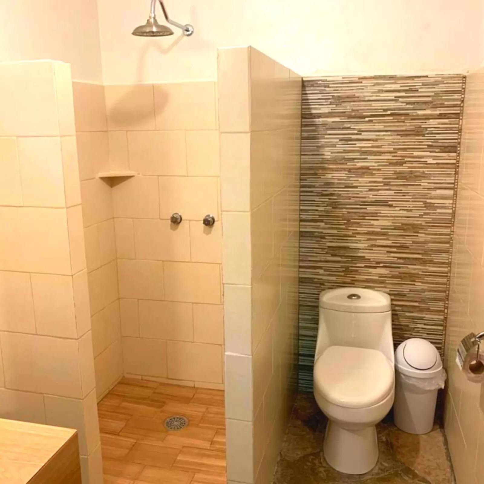 Shower in Hotel La Ceiba