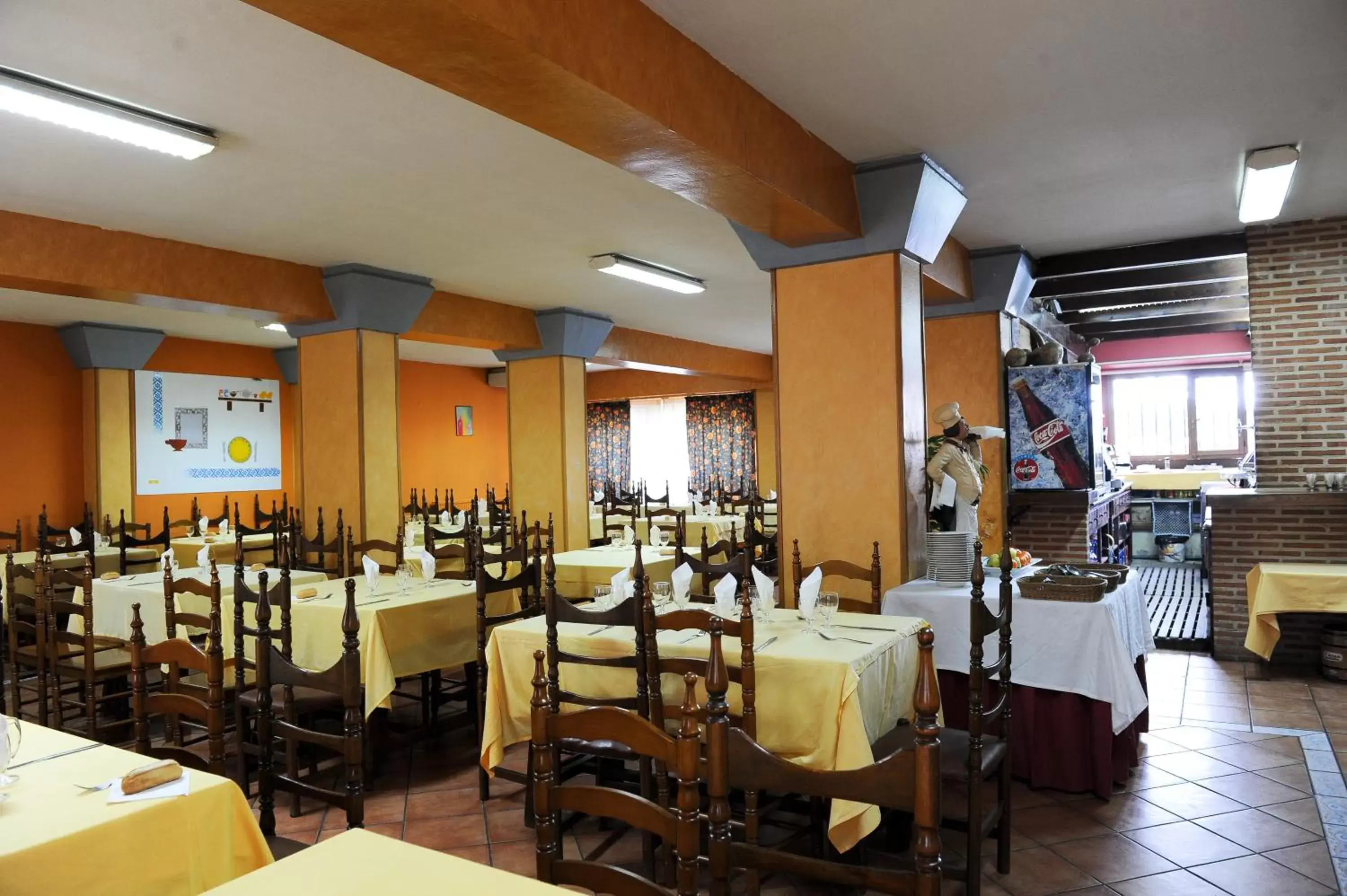 Restaurant/Places to Eat in Hotel Corregidor