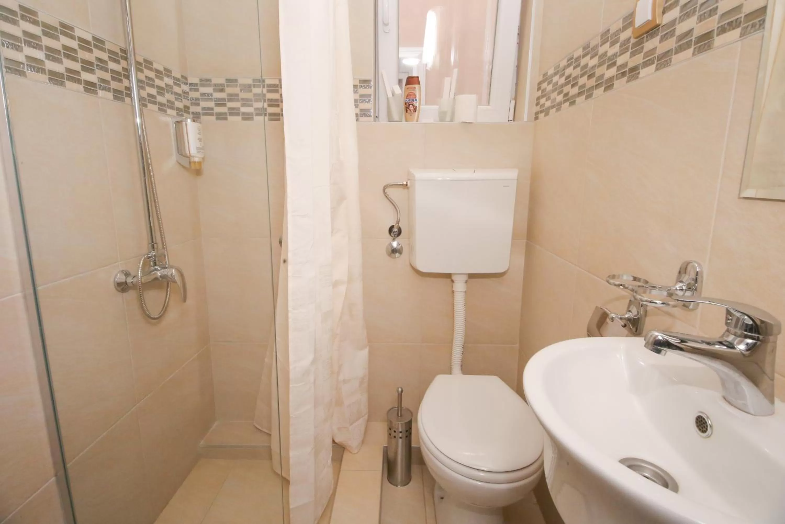 Shower in Bajadera Lux