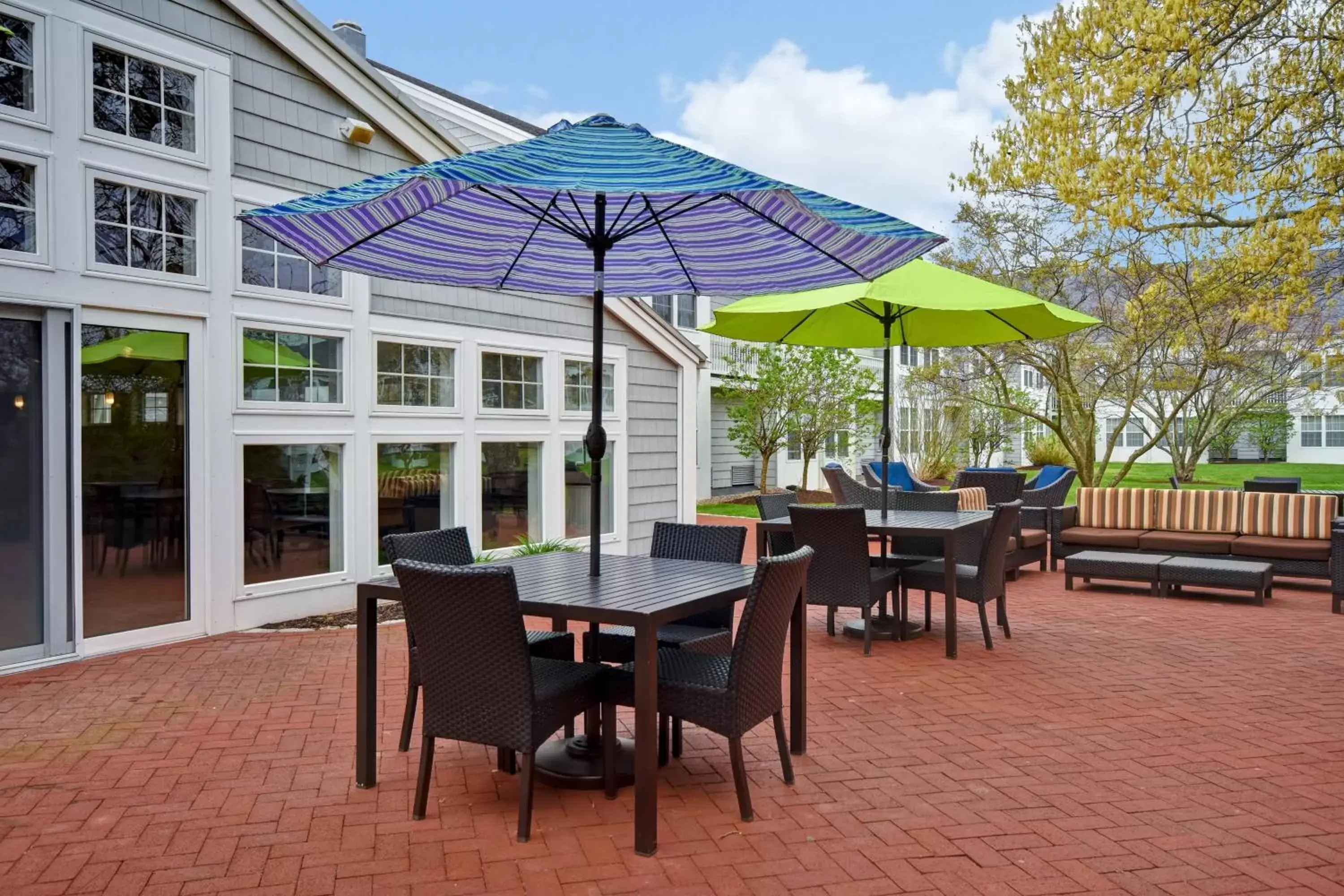 Property building, Restaurant/Places to Eat in Courtyard Cape Cod Hyannis