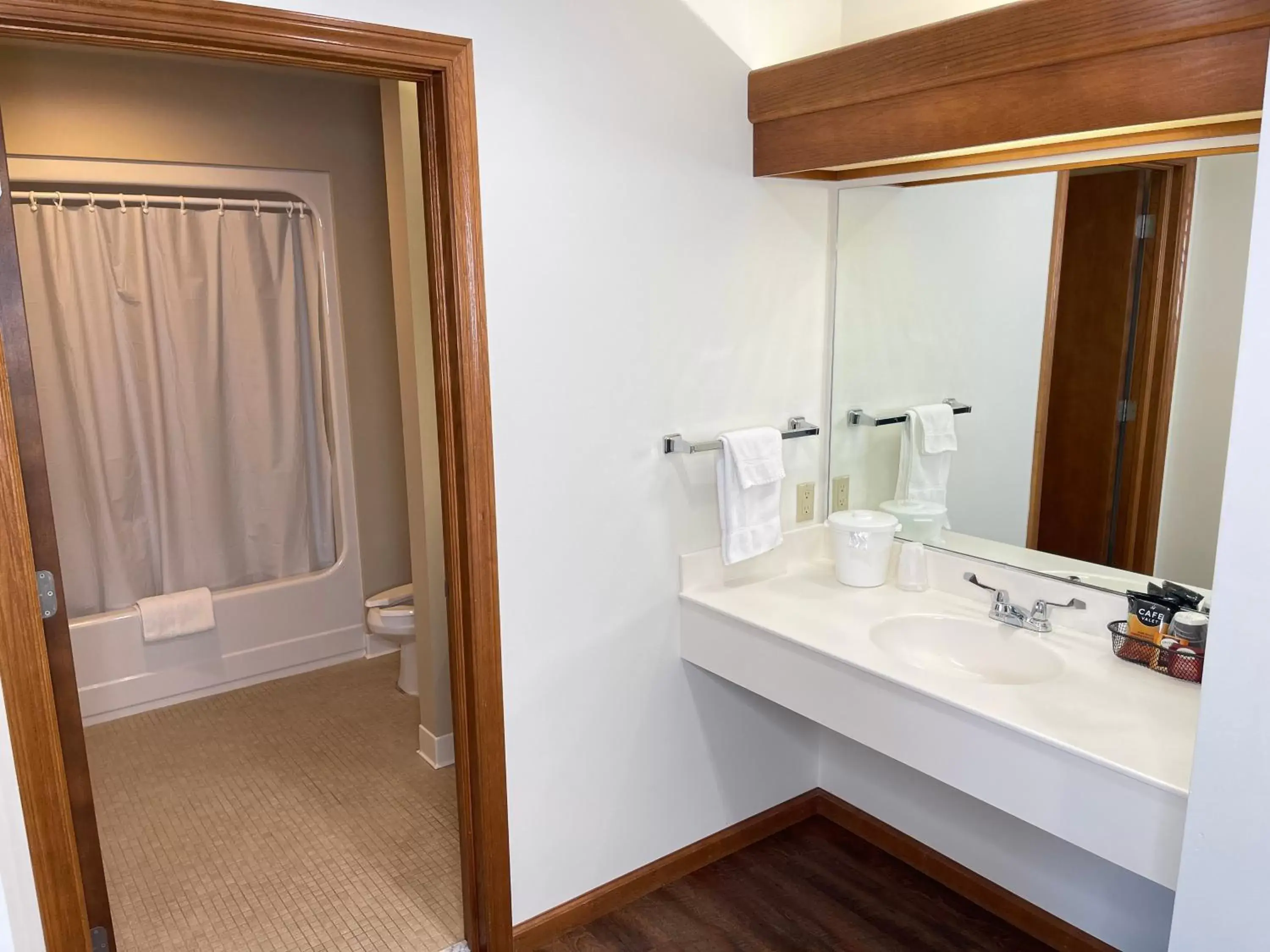 Bathroom in Farmstead Inn and Conference Center