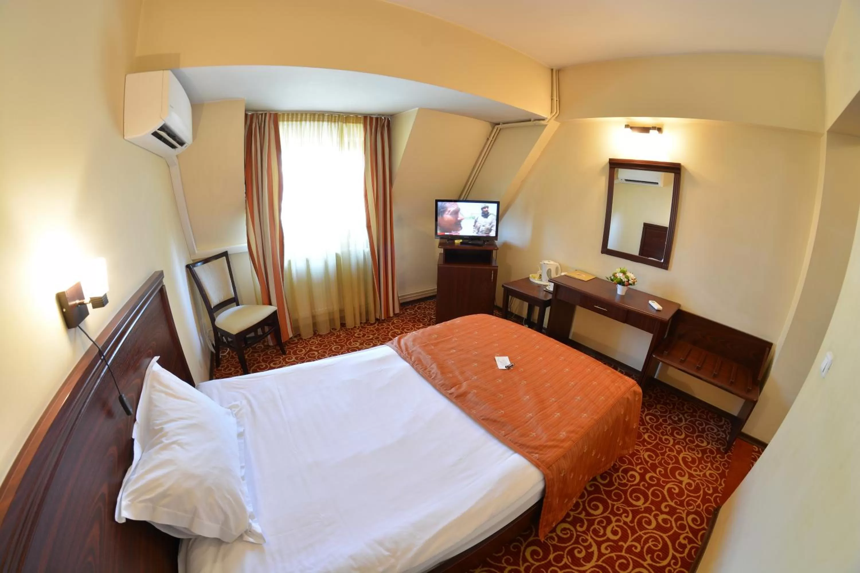 Bedroom, Bed in Hotel Central