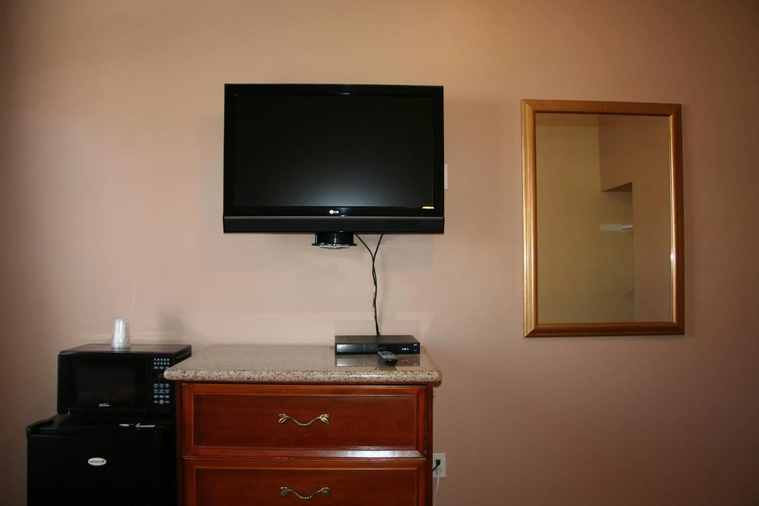 TV and multimedia, TV/Entertainment Center in Europa Hotel