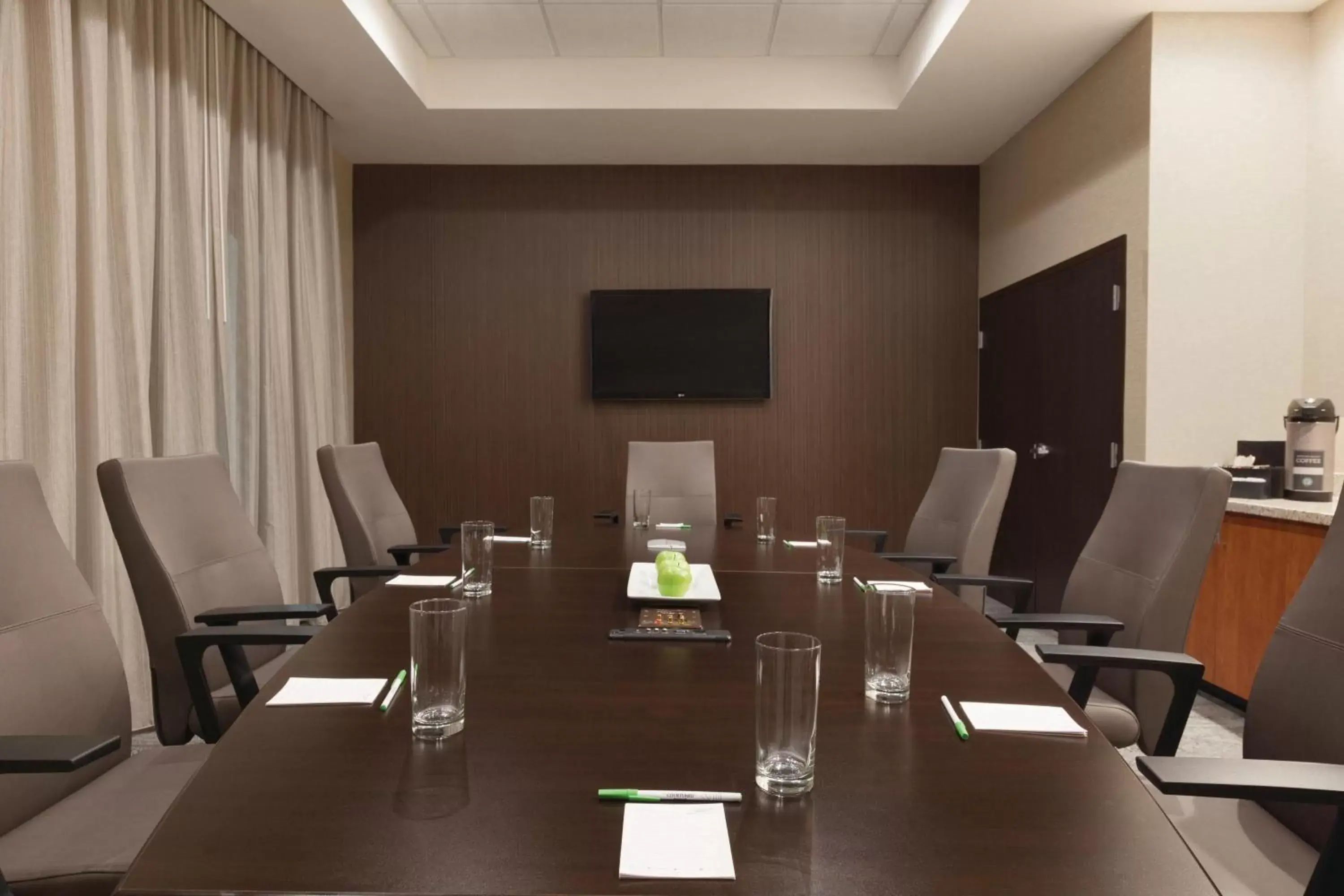 Meeting/conference room in Courtyard Charlotte Airport North