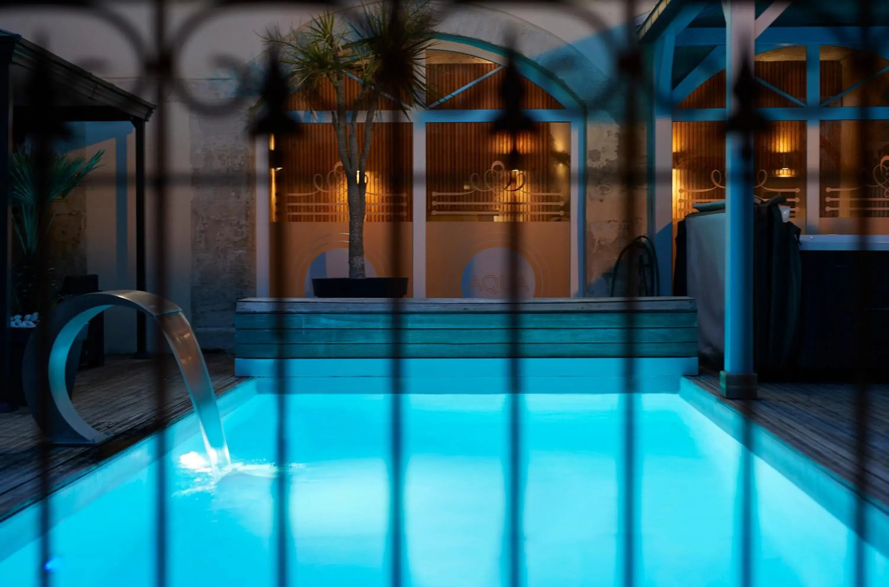 Swimming Pool in Grand Hotel du Luxembourg