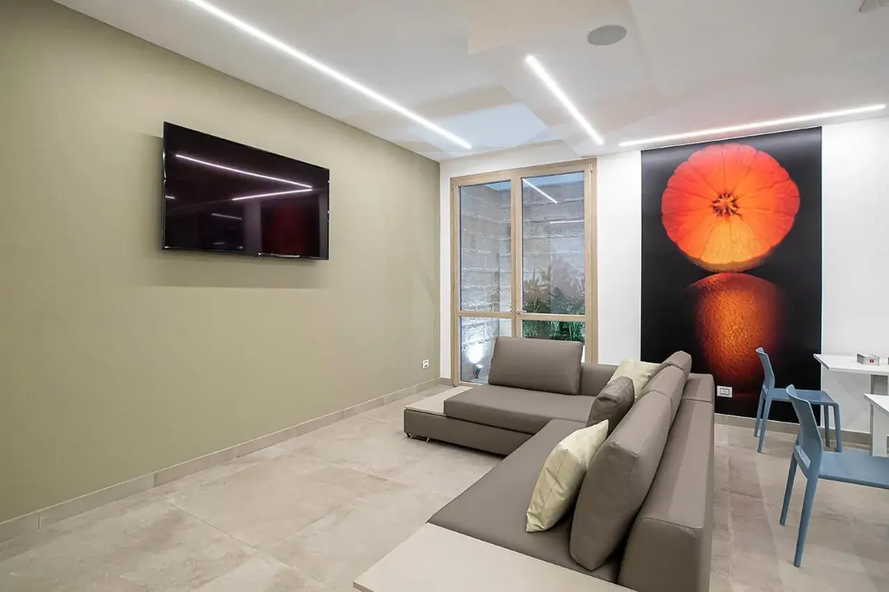 Living room, Seating Area in Sundeck Hotel