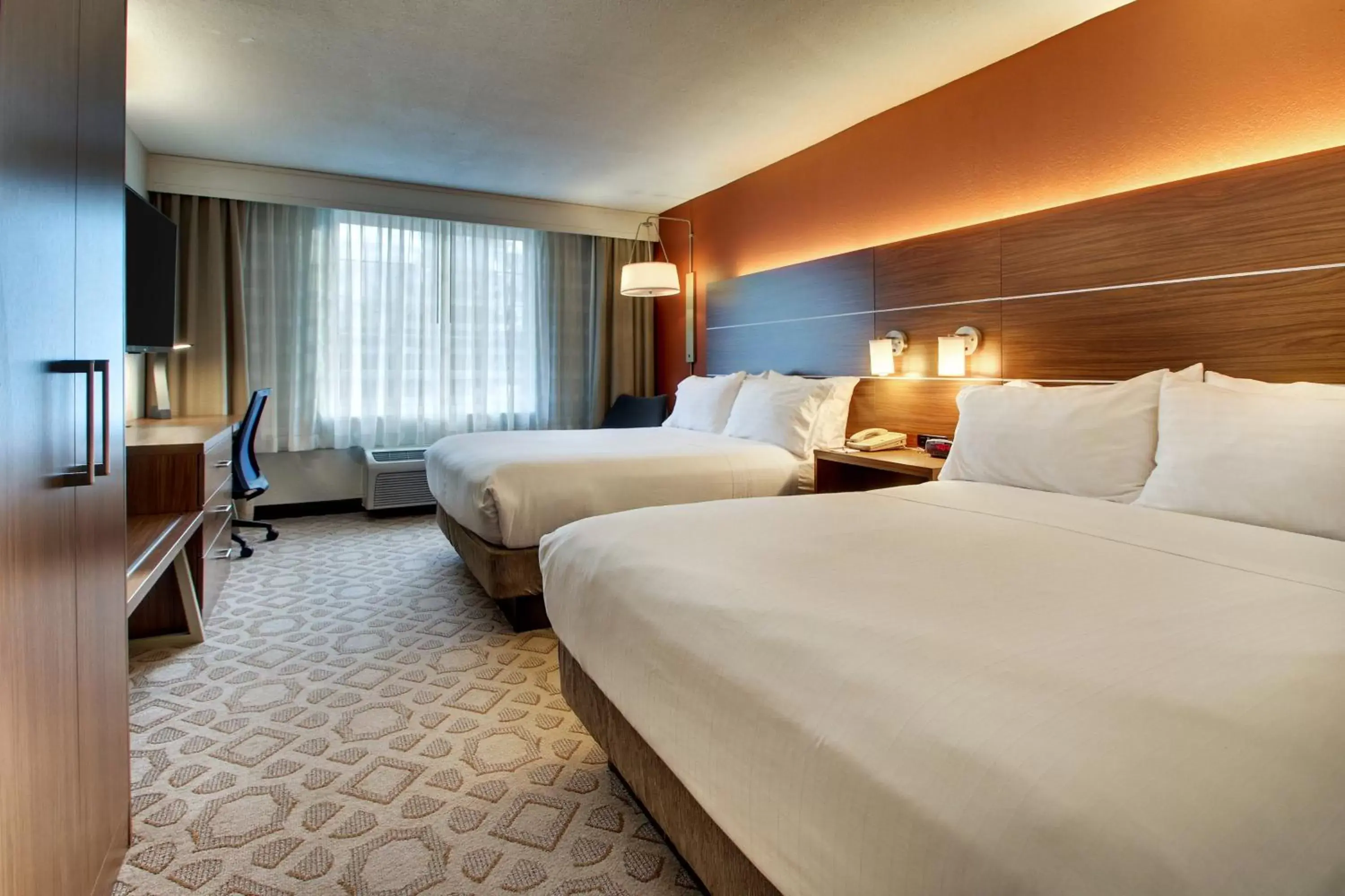 Photo of the whole room, Bed in Holiday Inn Express Poughkeepsie, an IHG Hotel