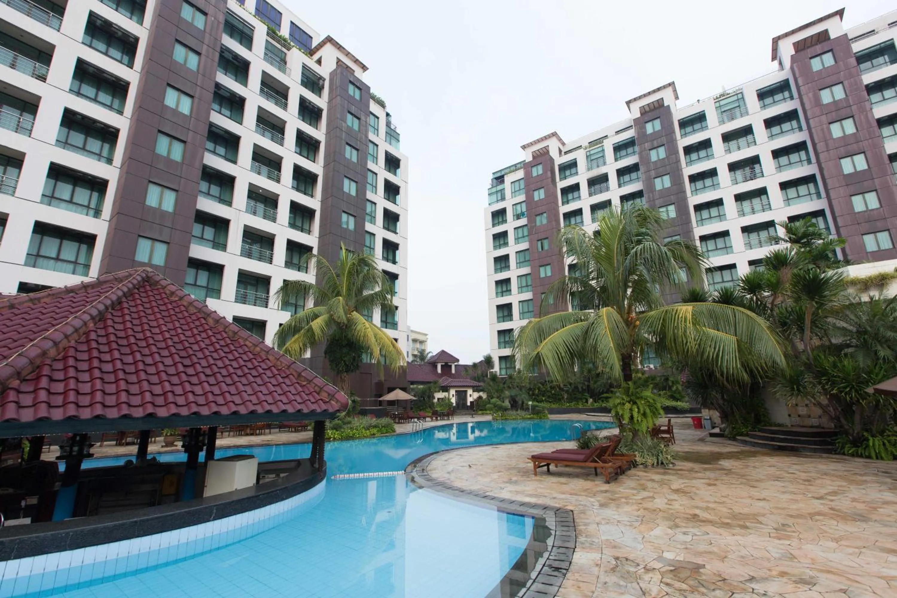 Swimming pool in Kristal Hotel Jakarta