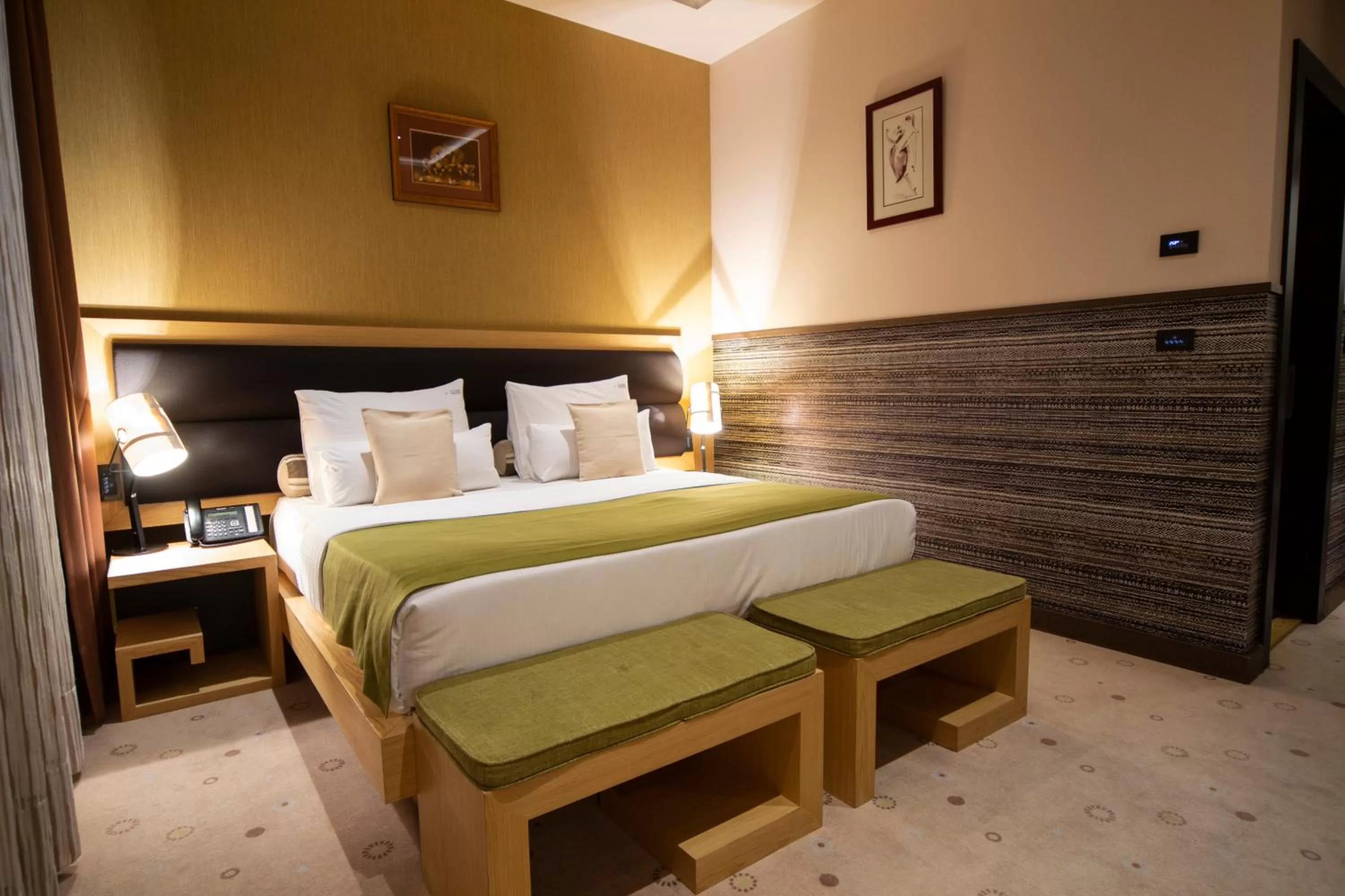 Bed in Atera Business Suites