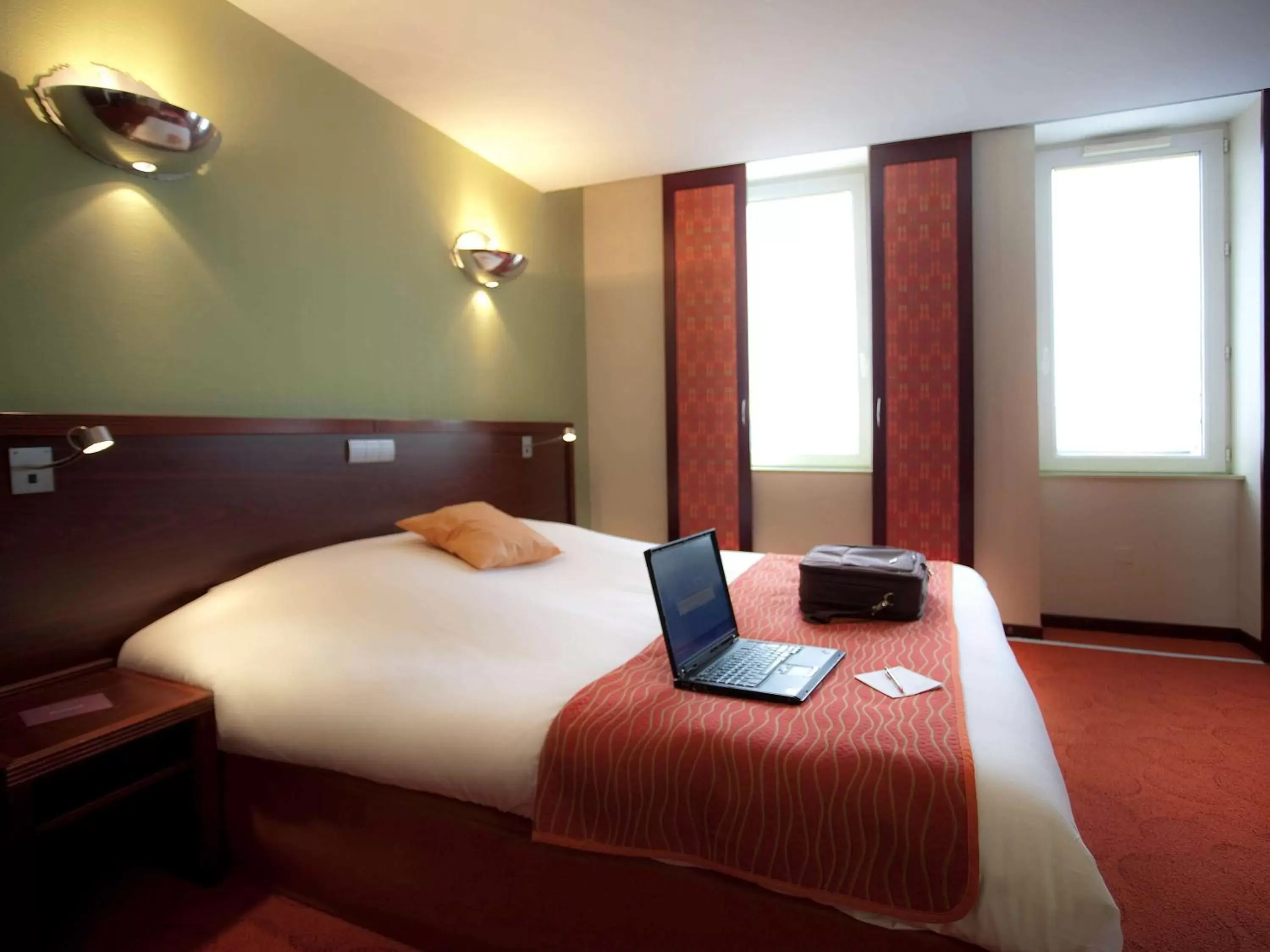 Bedroom, Bed in Mercure Strasbourg Centre Gare