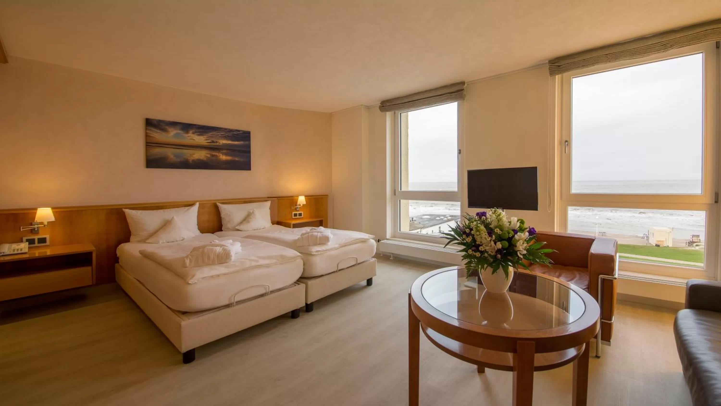 Photo of the whole room, Bed in Michels Strandhotel Germania