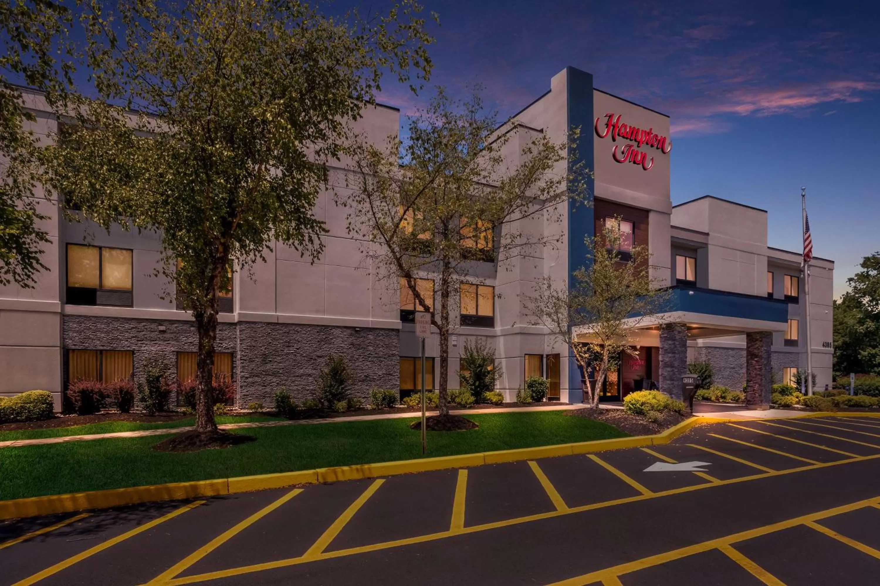 Property building in Hampton Inn Princeton