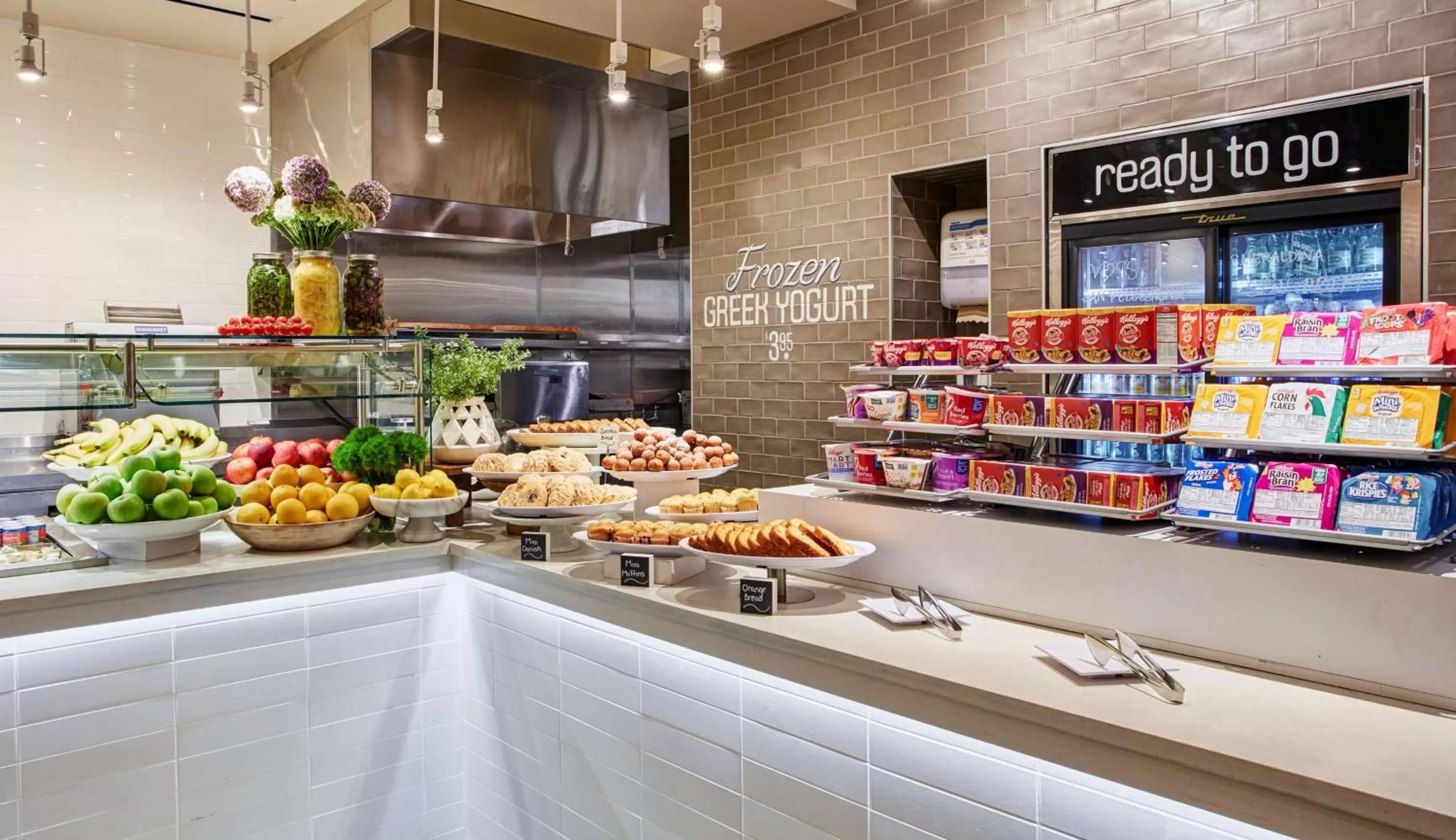 Restaurant/places to eat in Hyatt Place Chicago River North