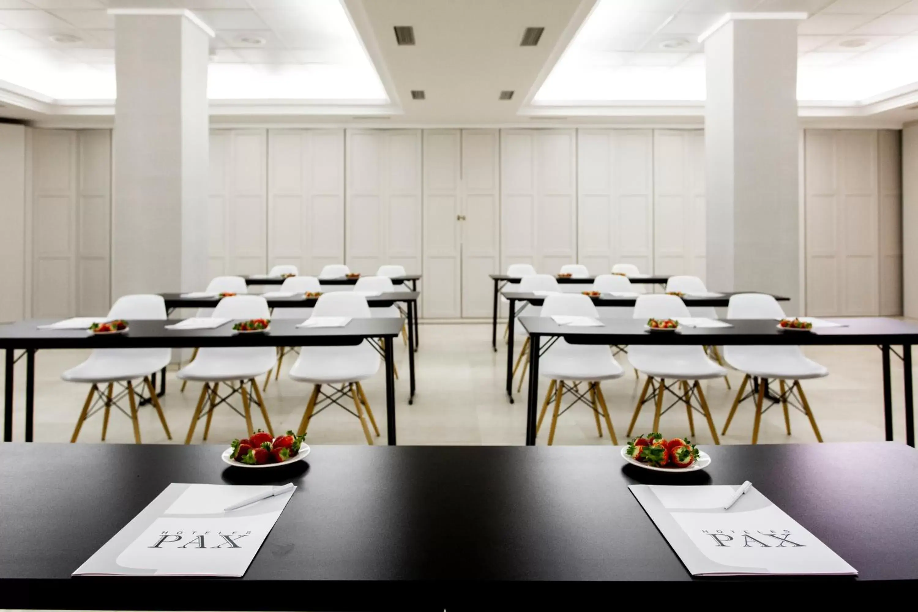 Business facilities, Business Area/Conference Room in Hotel Pax Guadalajara