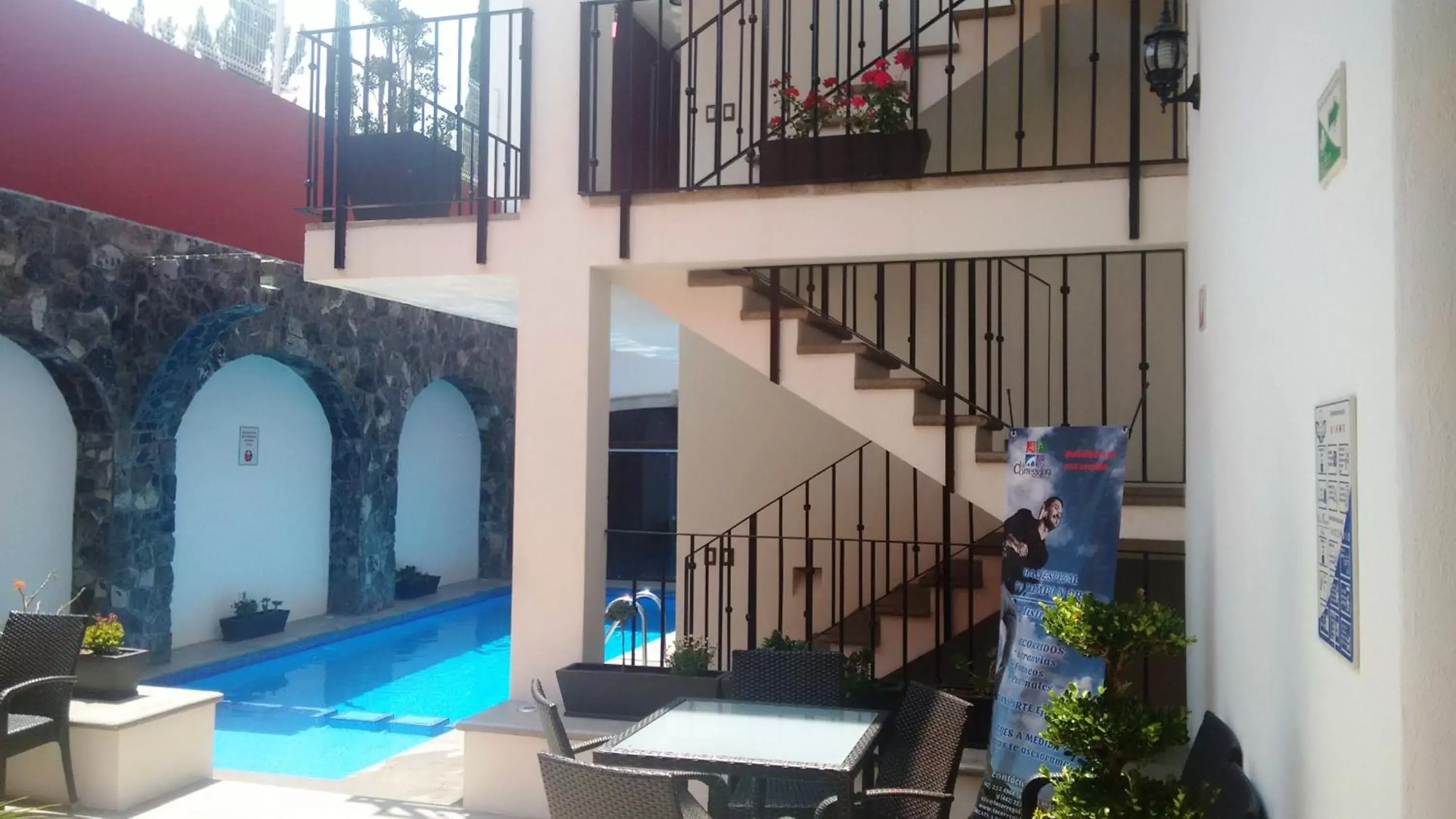 Swimming Pool in Hotel San Xavier