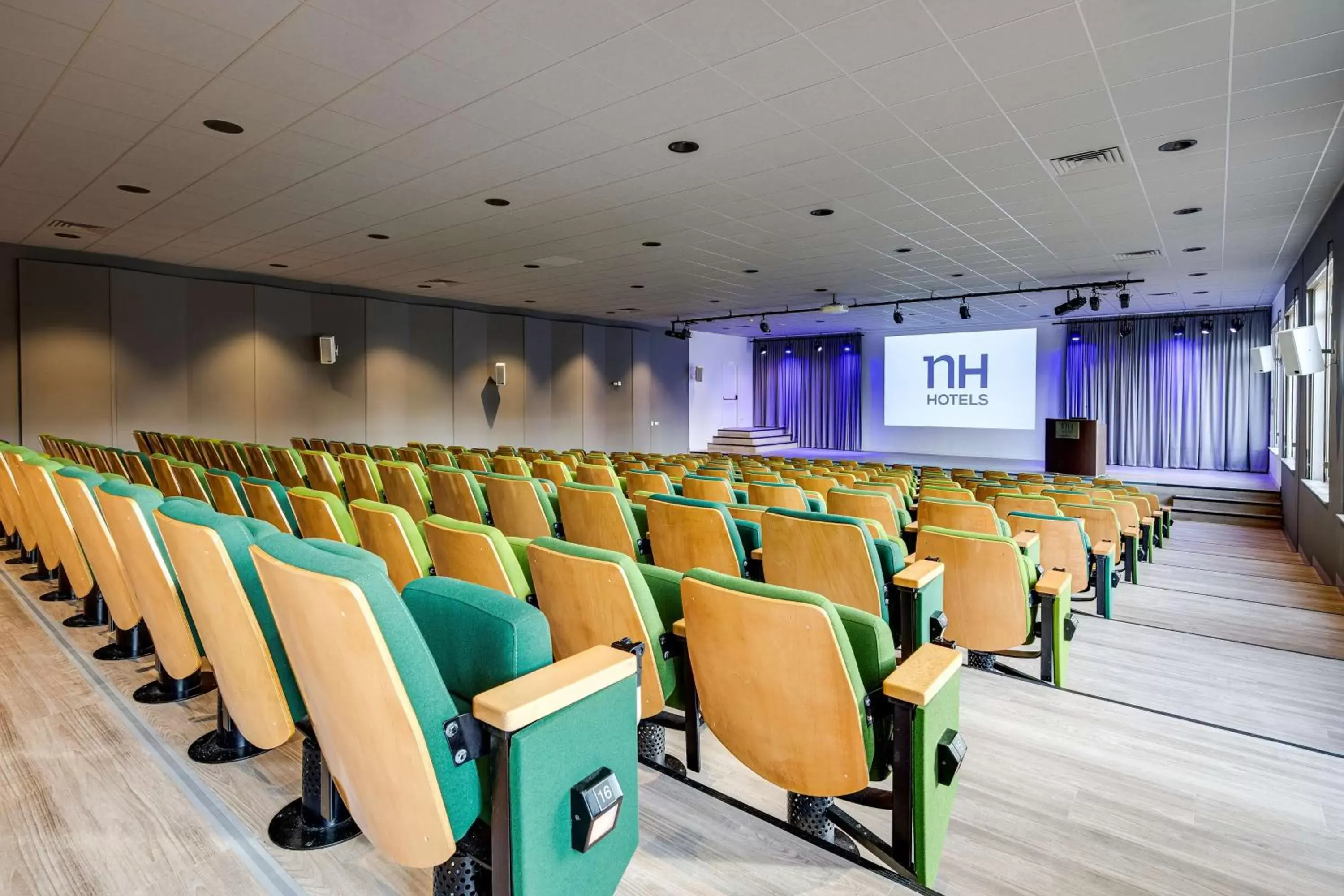 Meeting/conference room in NH Eindhoven Conference Centre Koningshof