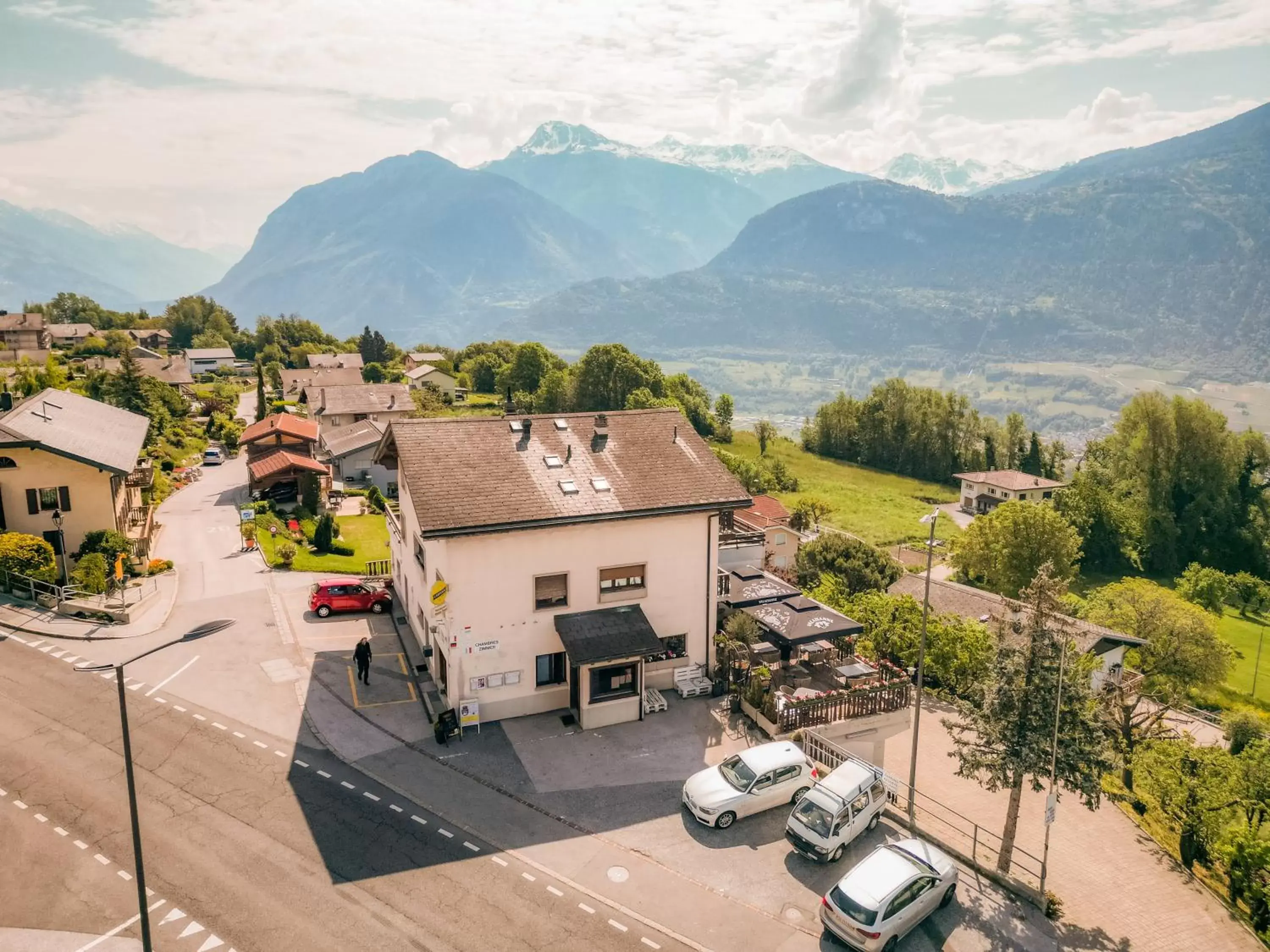 Property building, Mountain View in Relais Fleuri