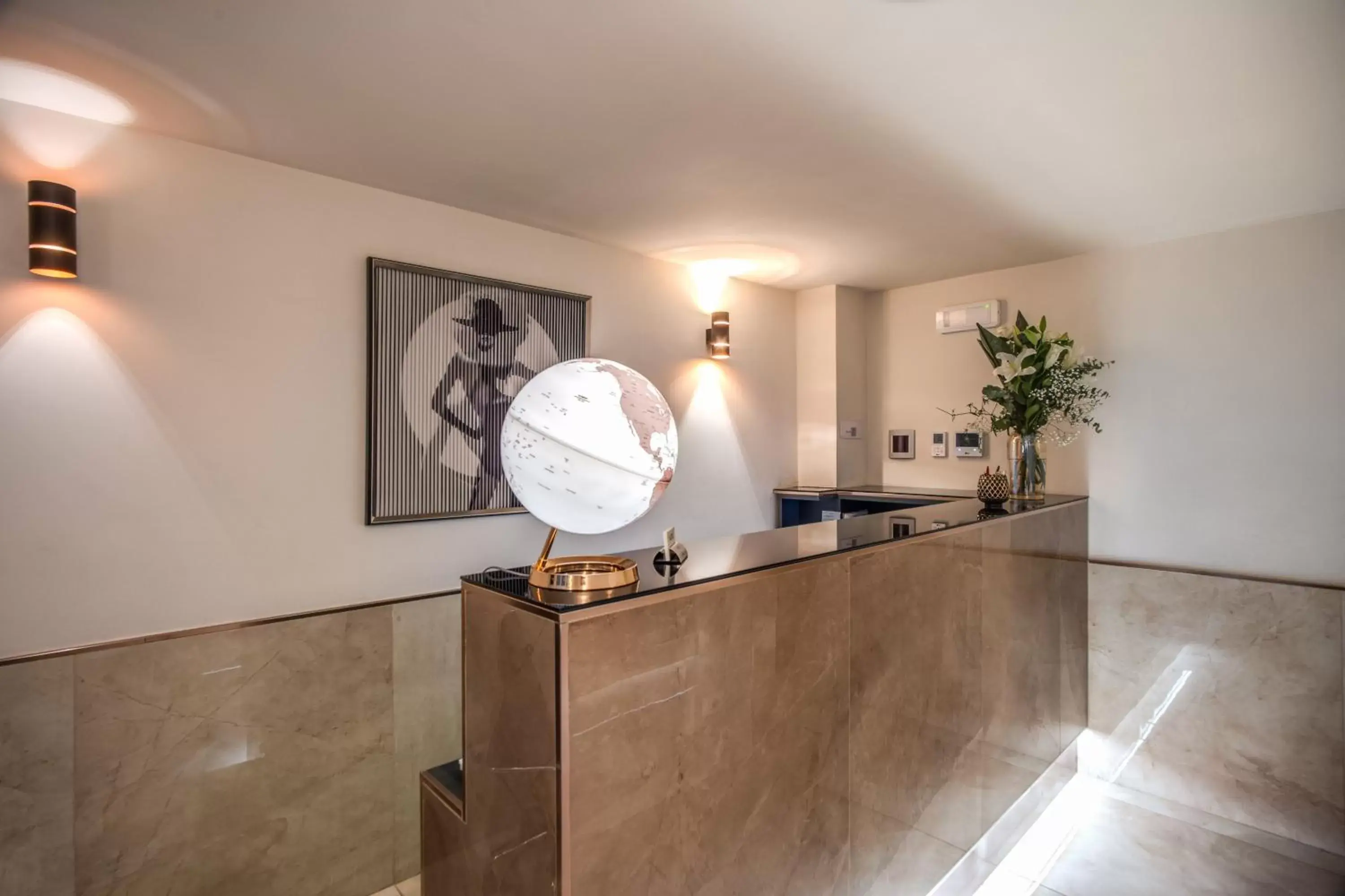 Lobby or reception, Bathroom in Hotel San Silvestro