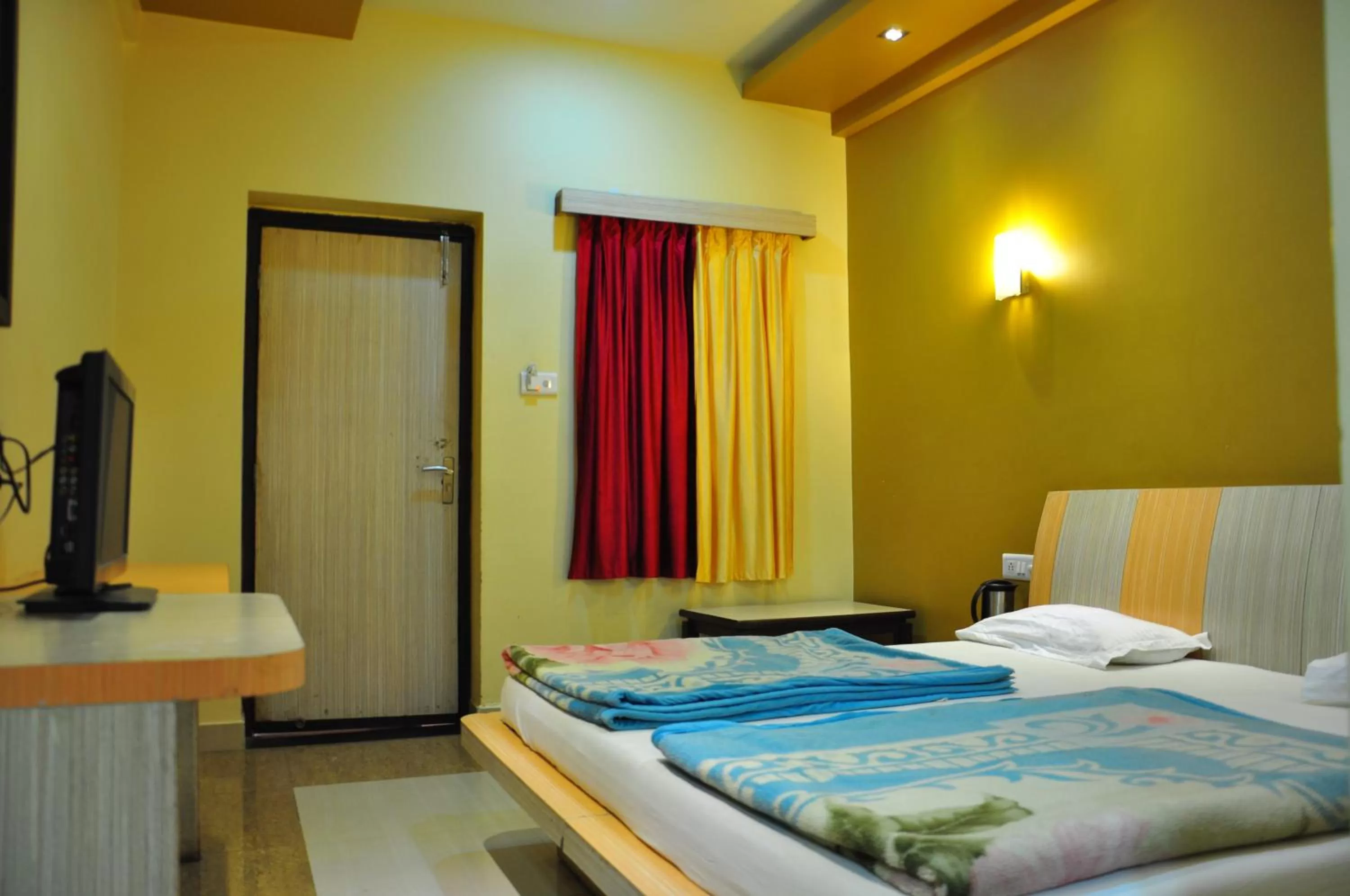 Bedroom, Bed in Hotel Oasis