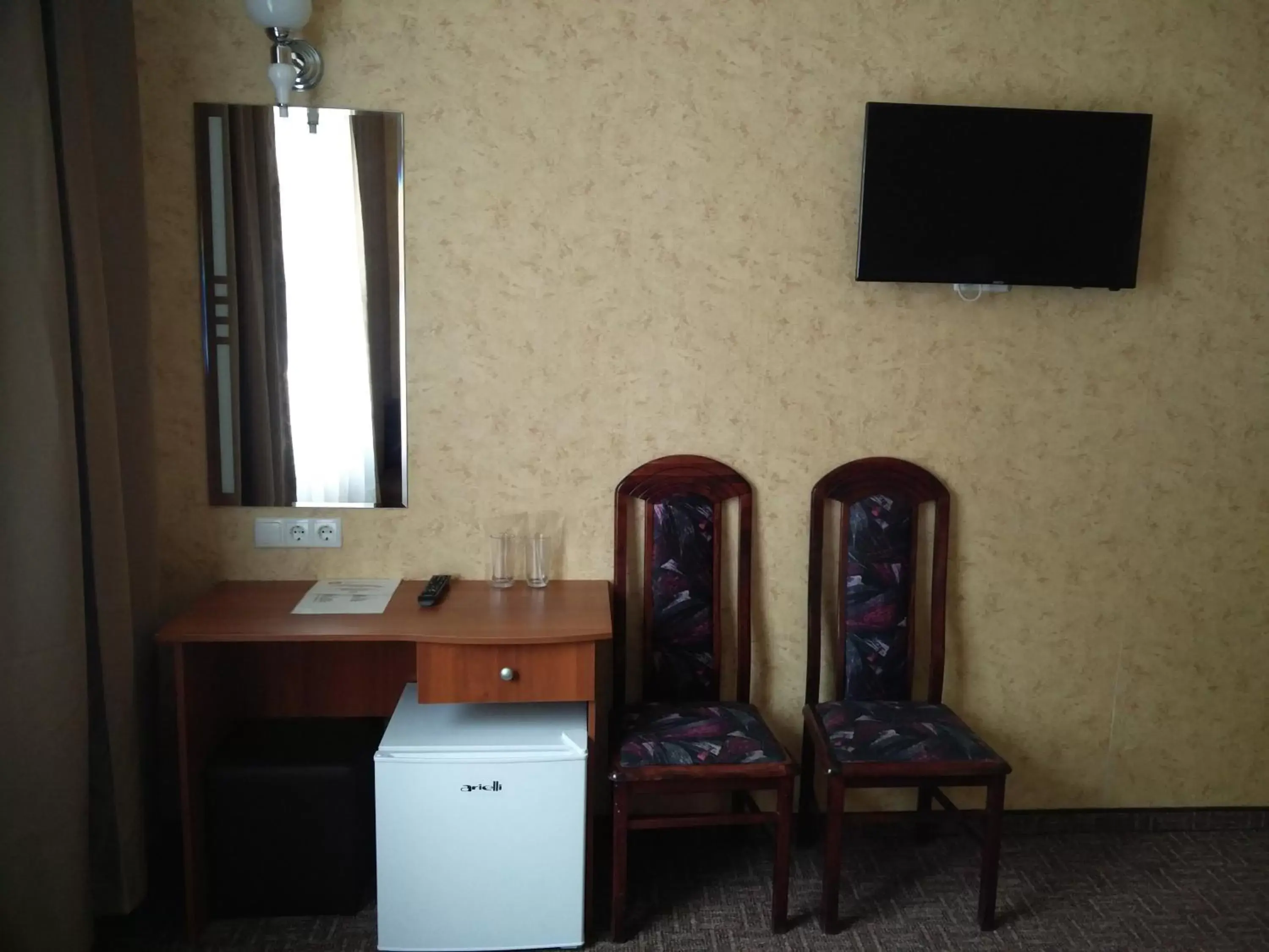 Photo of the whole room, TV/Entertainment Center in Slavyanska Beseda Hotel