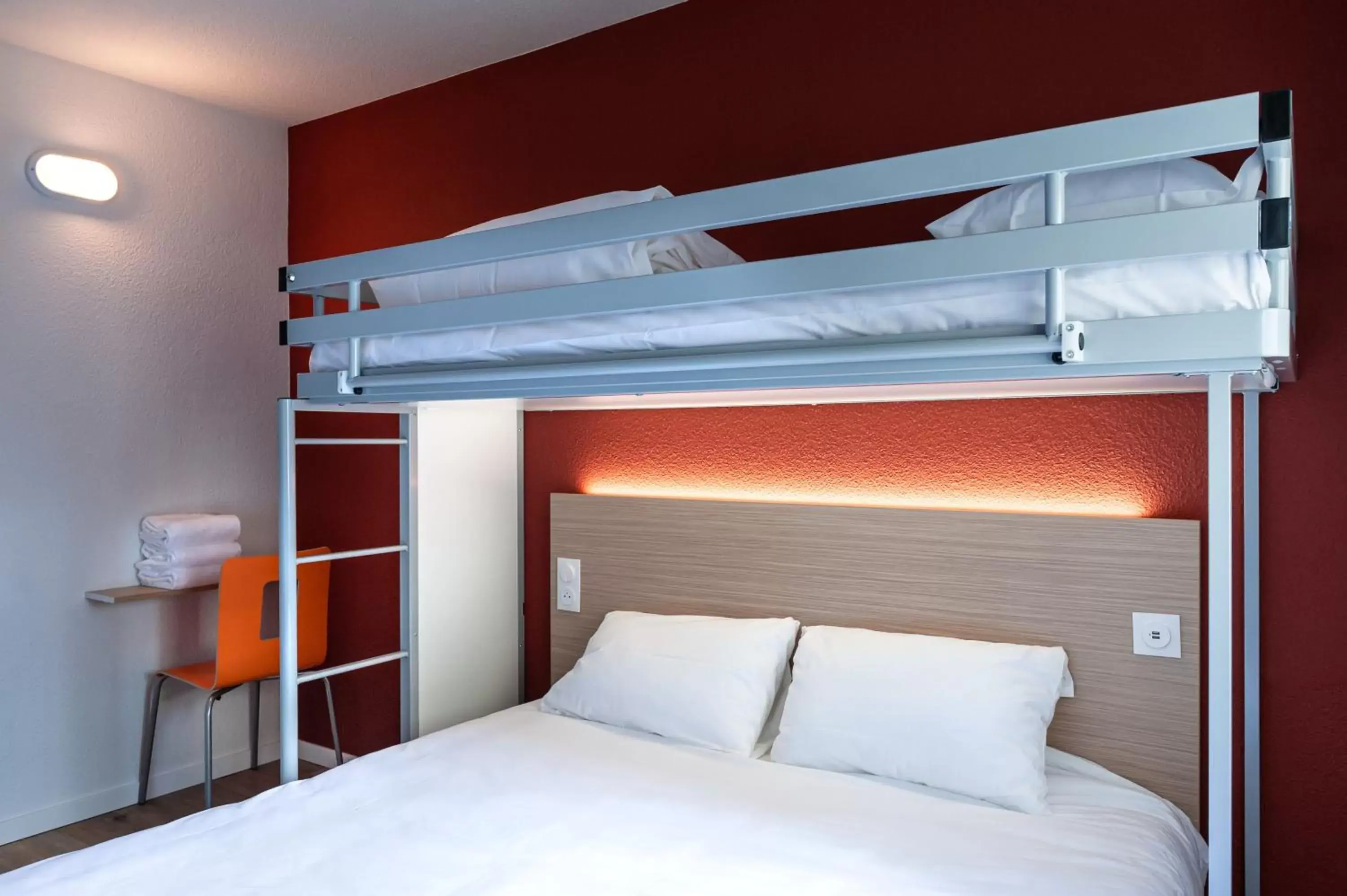 Bedroom, Bunk Bed in Premiere Classe Beaune