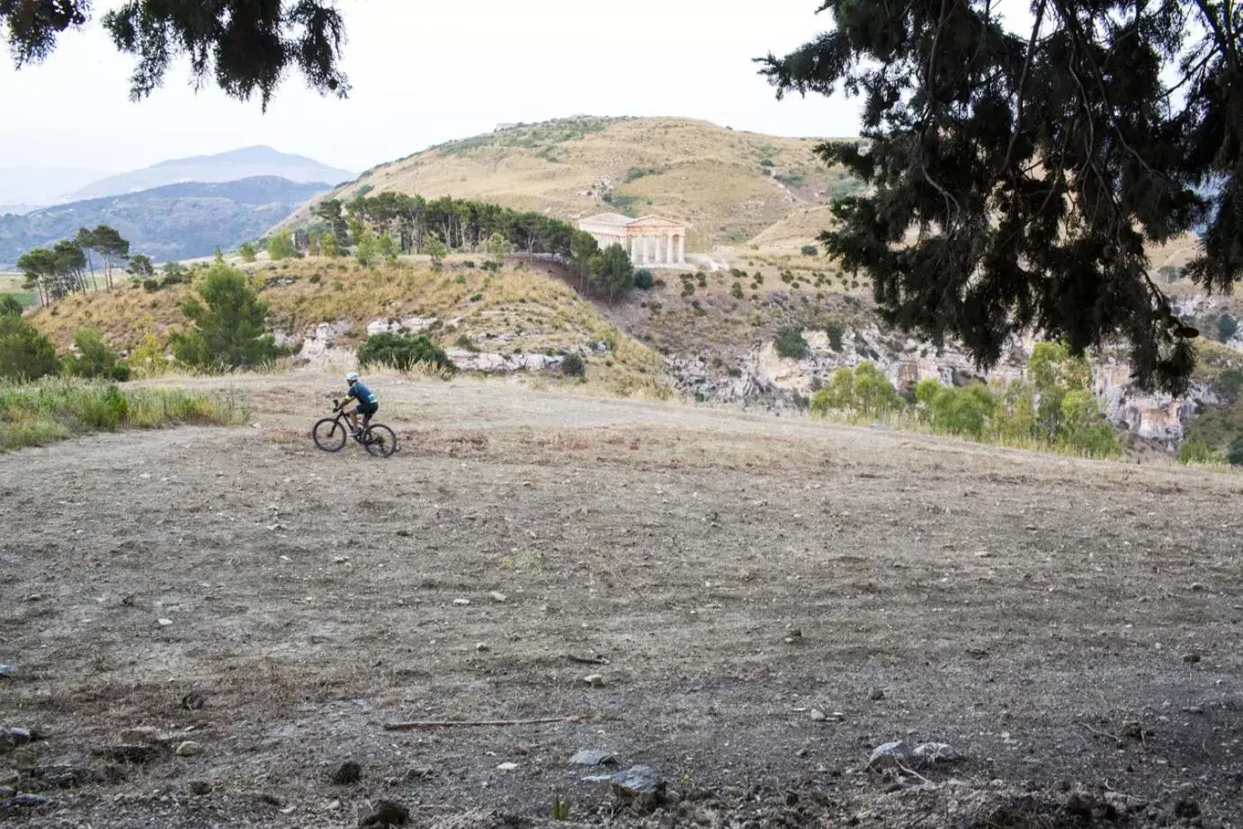 Cycling in La Dimora Di Segesta B&B