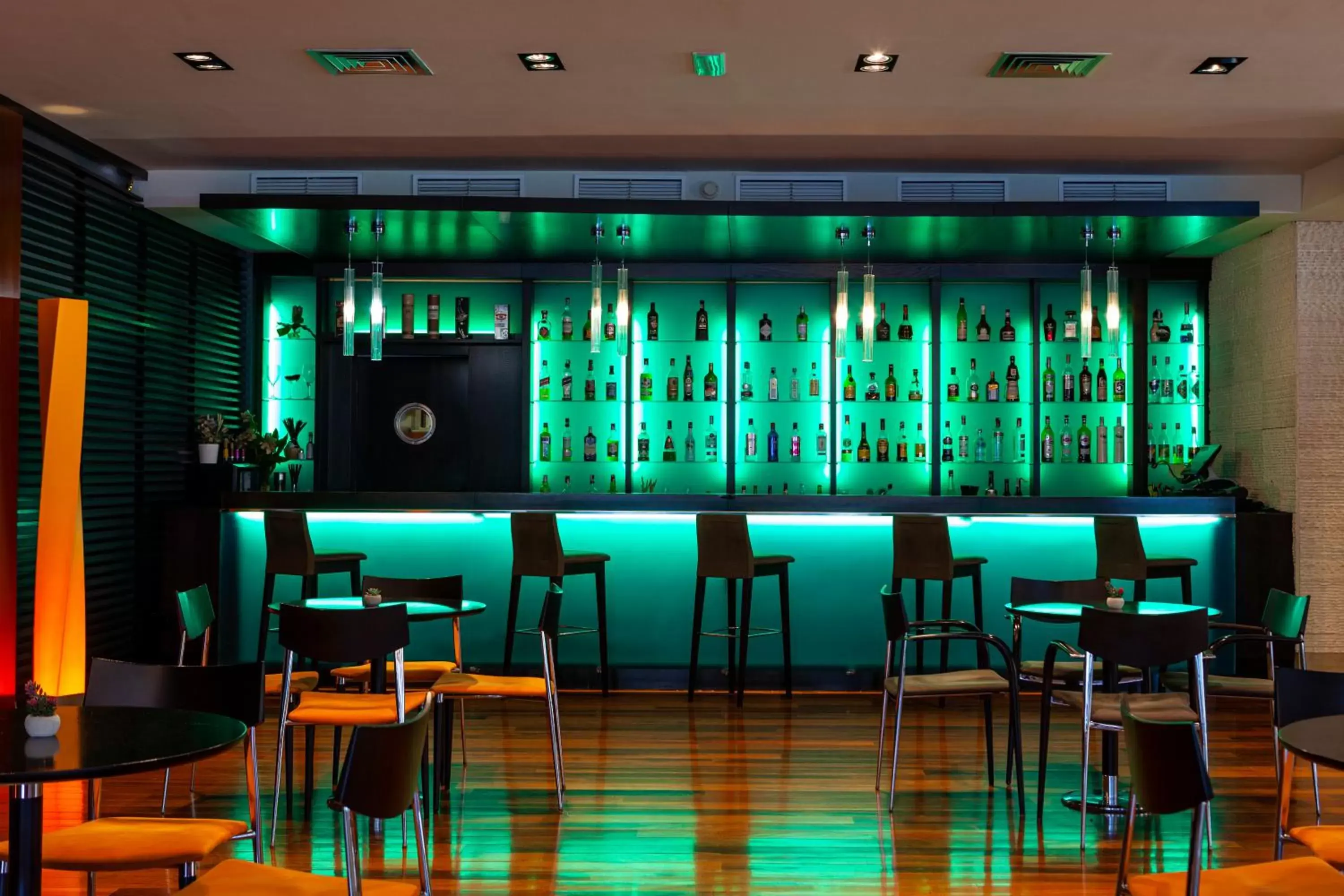 Lounge or bar in Hotel Macià Real De La Alhambra Lounge or bar in Hotel Macià Real De La Alhambra