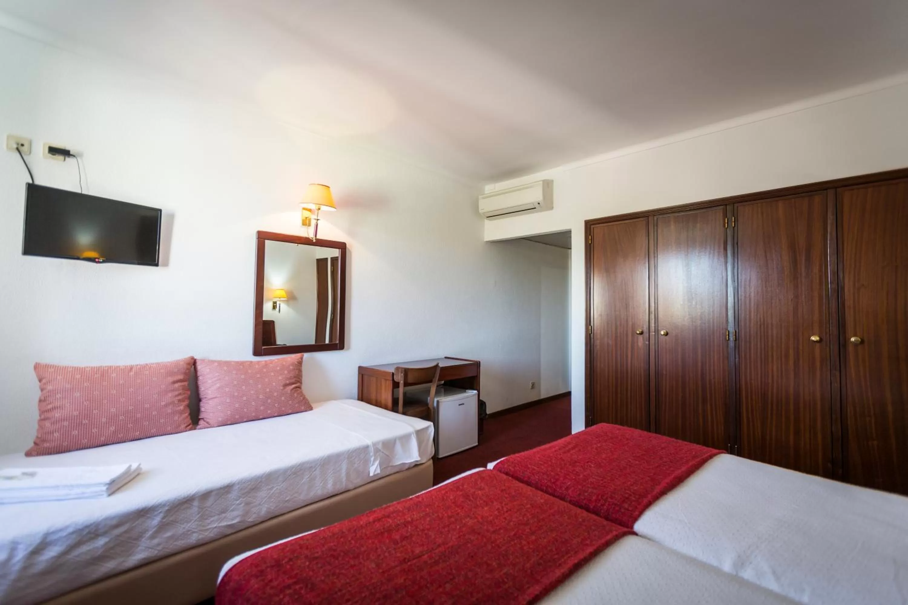 Bedroom, Bed in Hotel Arangues