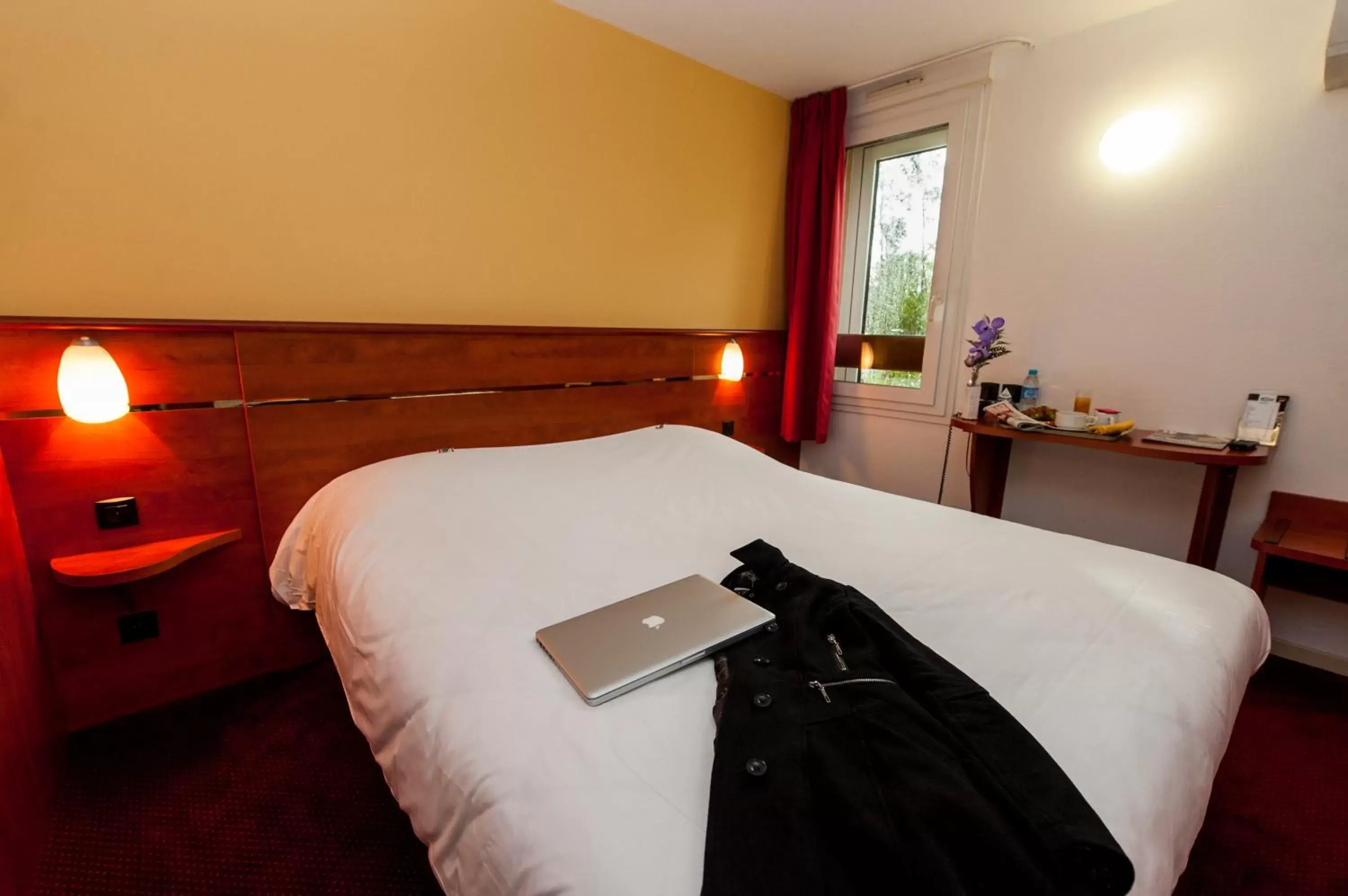 Photo of the whole room, Bed in Brit Hotel Agen - L'Aquitaine