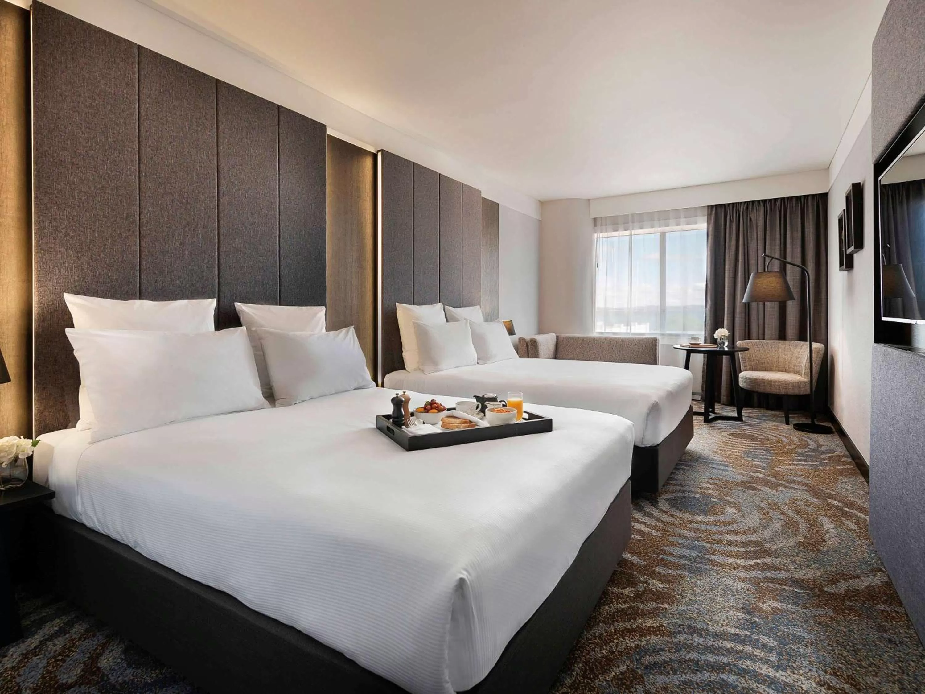 Photo of the whole room, Bed in Pullman Rotorua