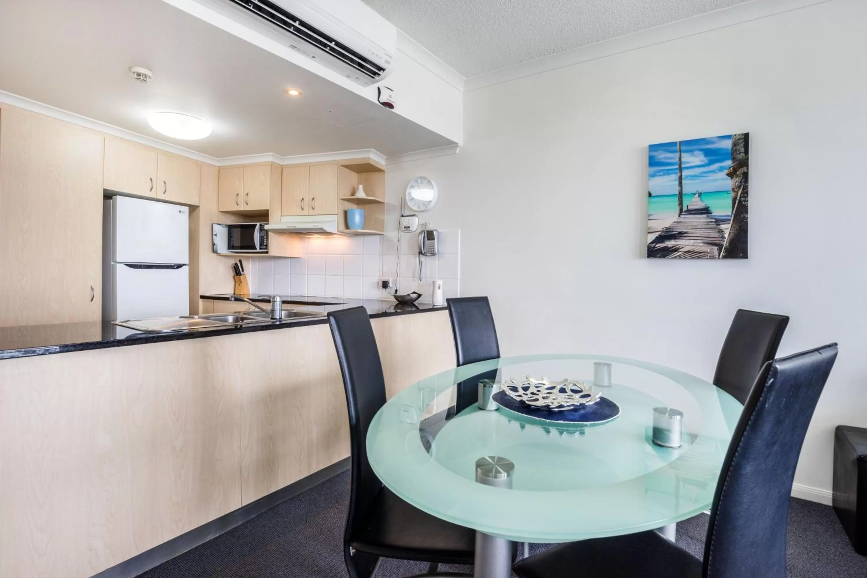 Dining area in Alexandra on the Pacific