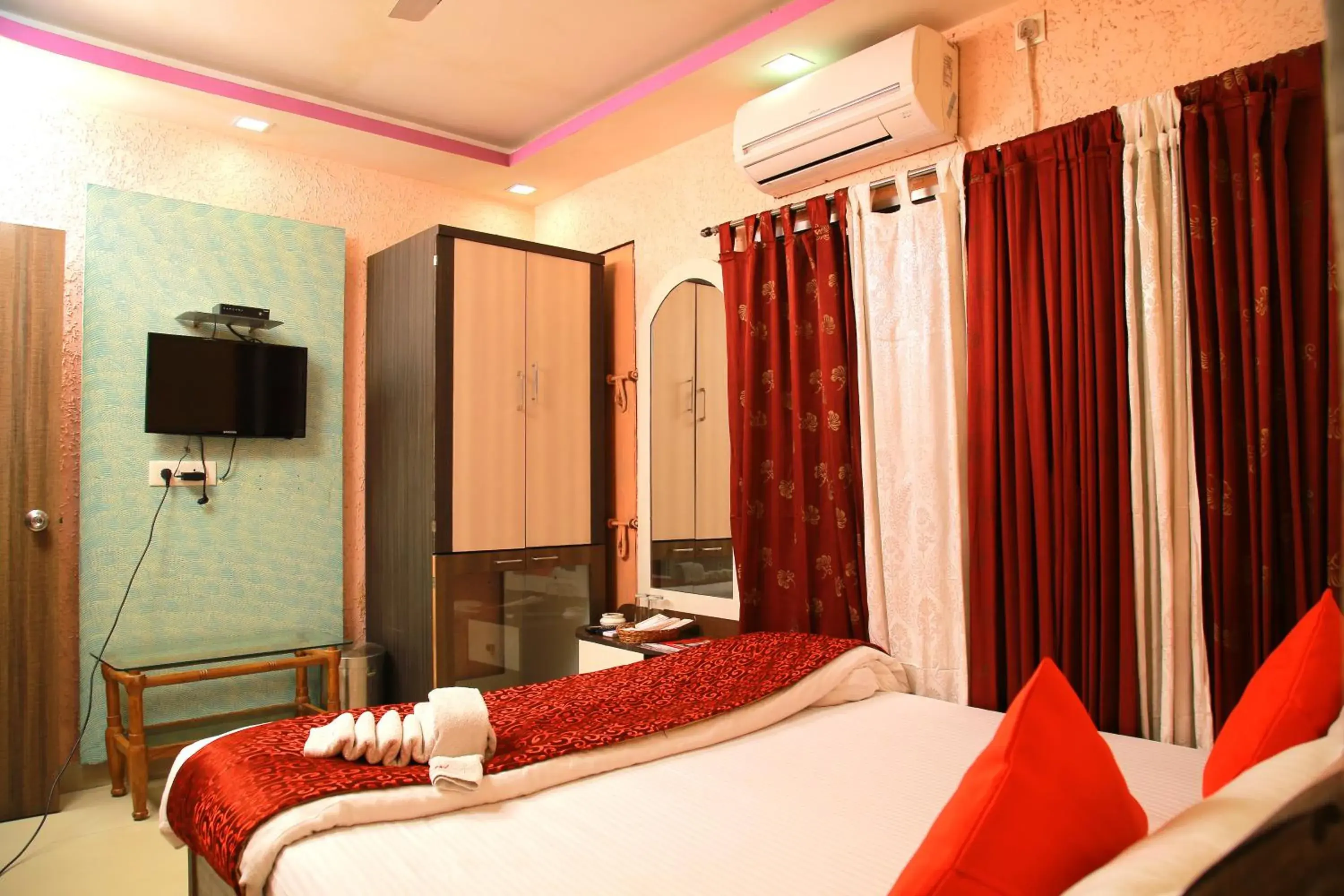 TV and multimedia, Bed in Babul Hotel