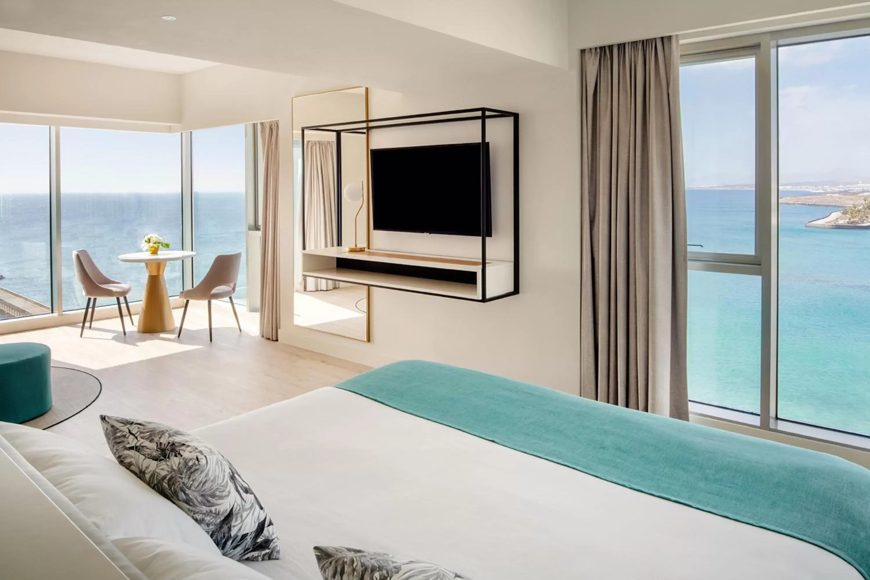 Bed, Sea View in Arrecife Gran Hotel & Spa