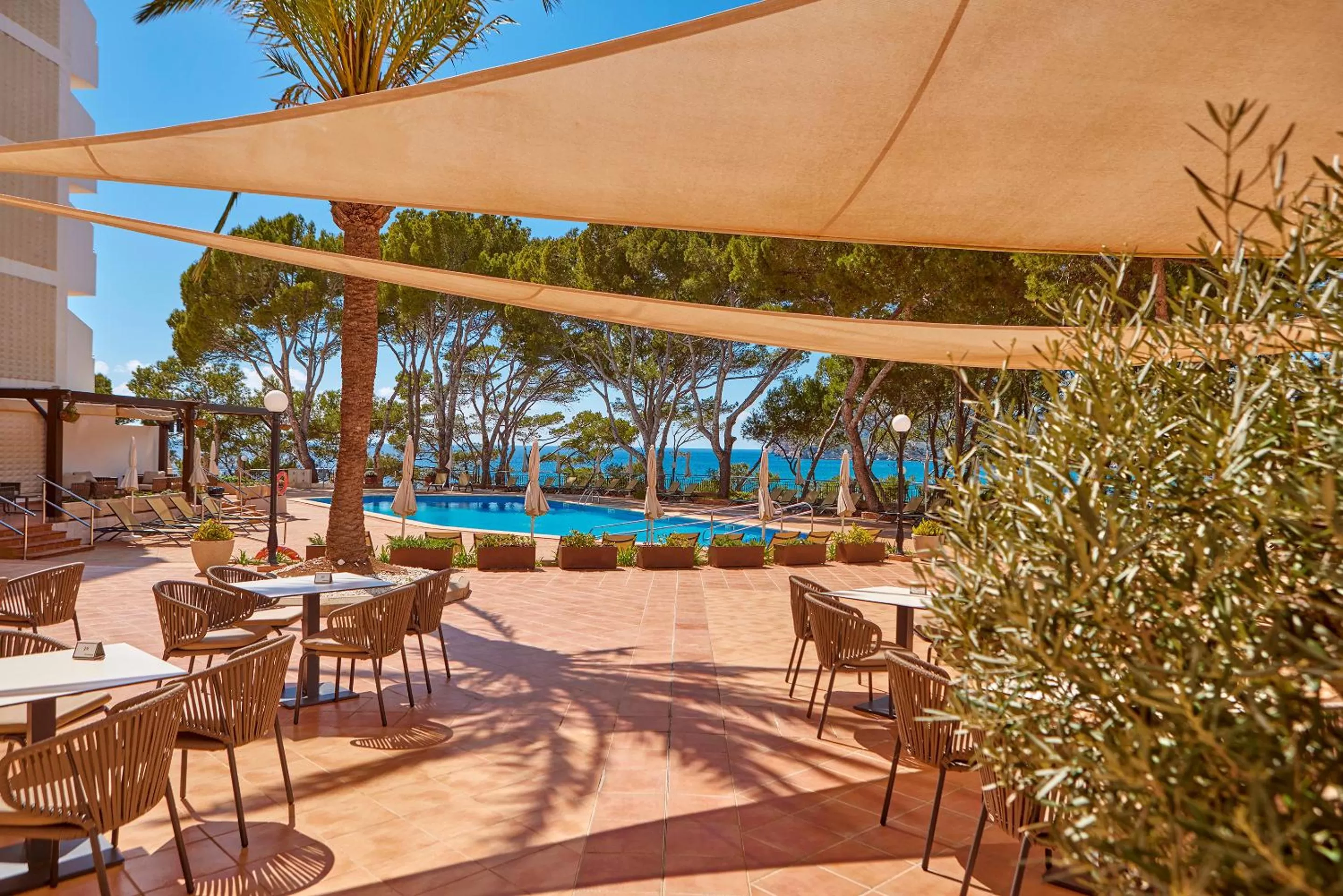 Restaurant/places to eat in Universal Hotel Lido Park & Spa