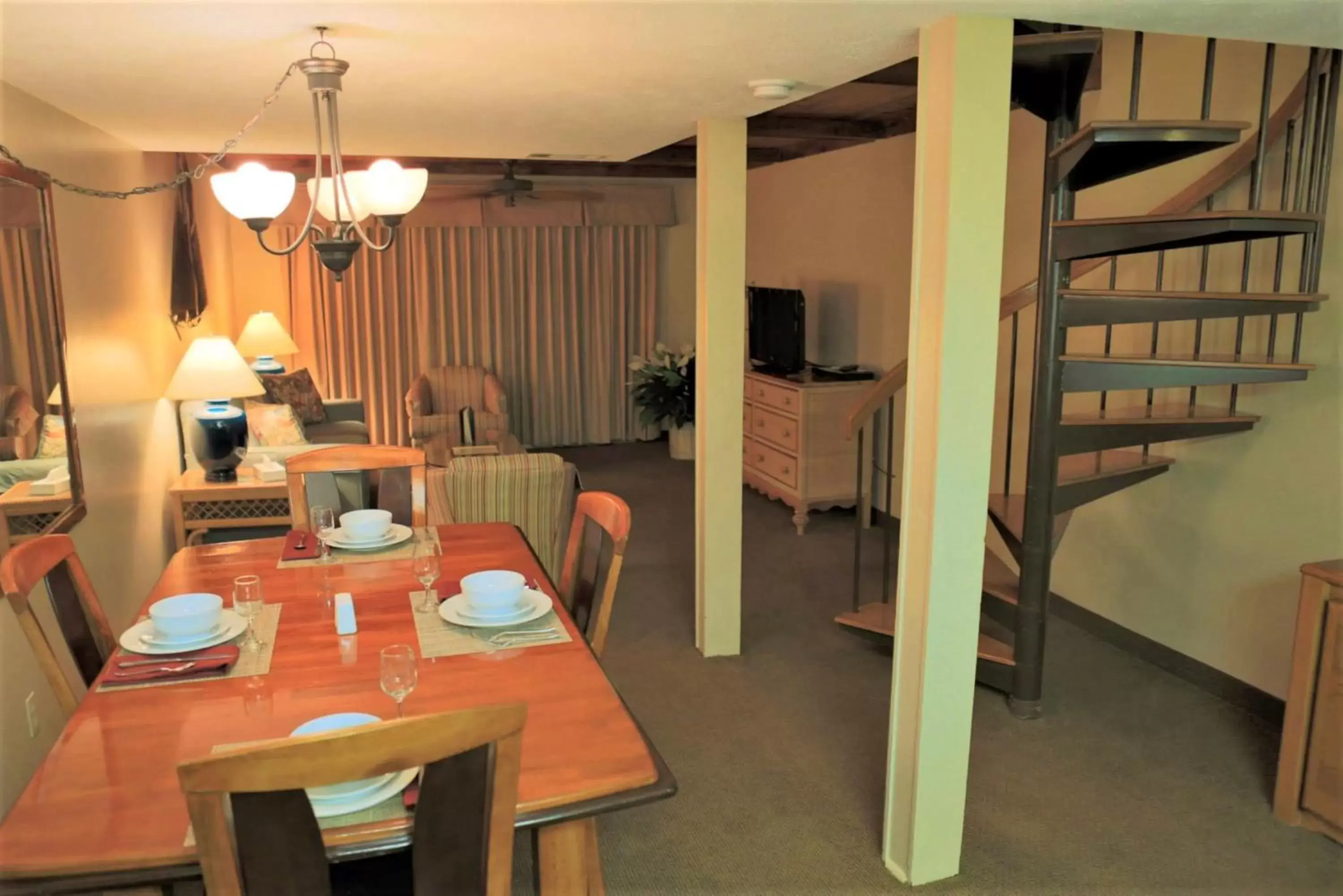 Photo of the whole room, Dining Area in Royal Holiday Beach Resort