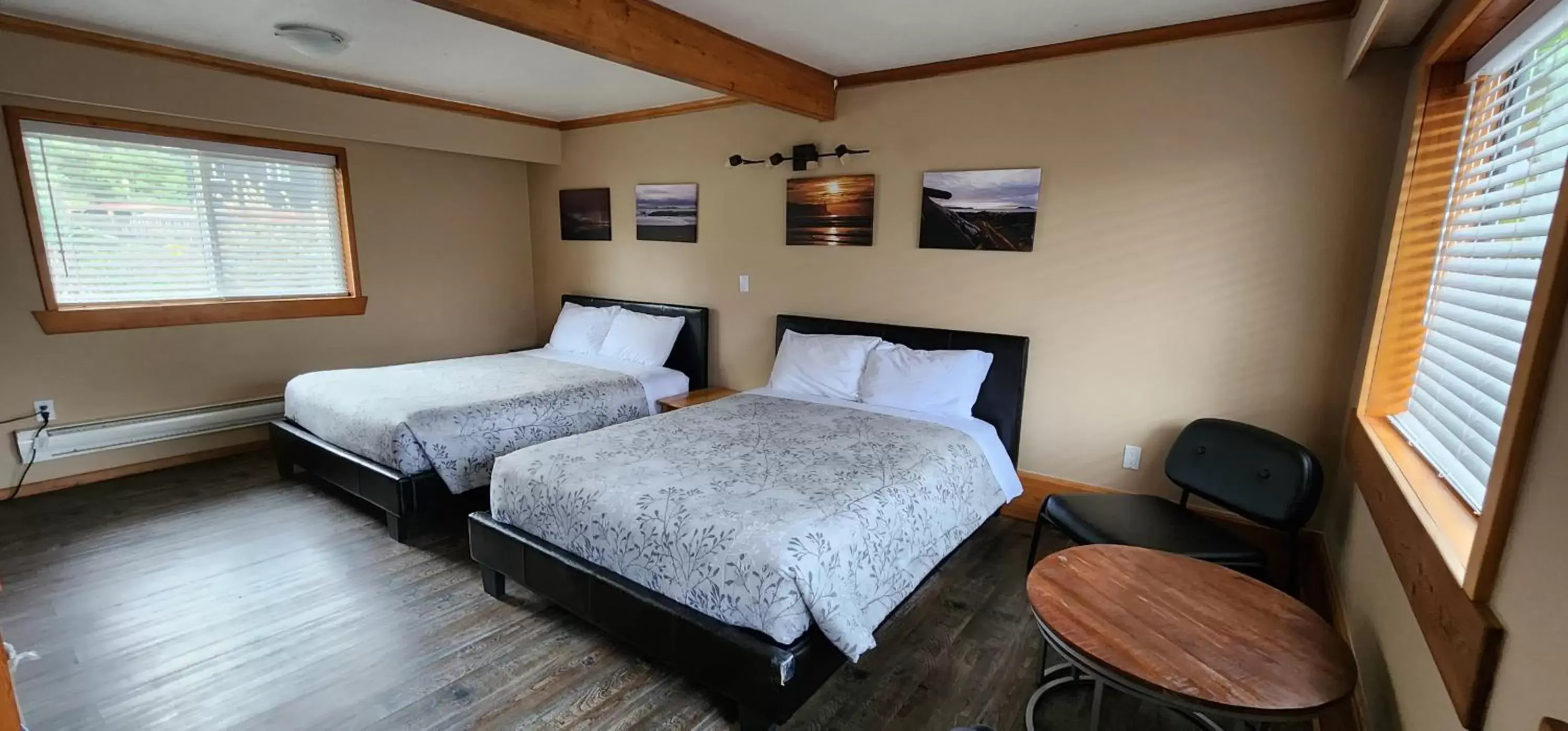 Bed in Meares Vista Inn