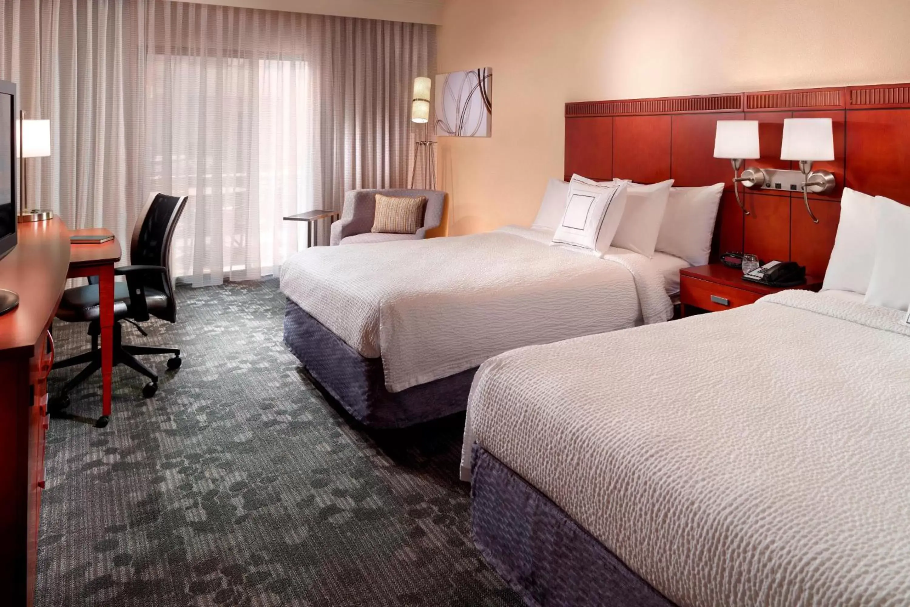 Photo of the whole room, Bed in Courtyard by Marriott Atlanta Duluth/ Gwinnett Place