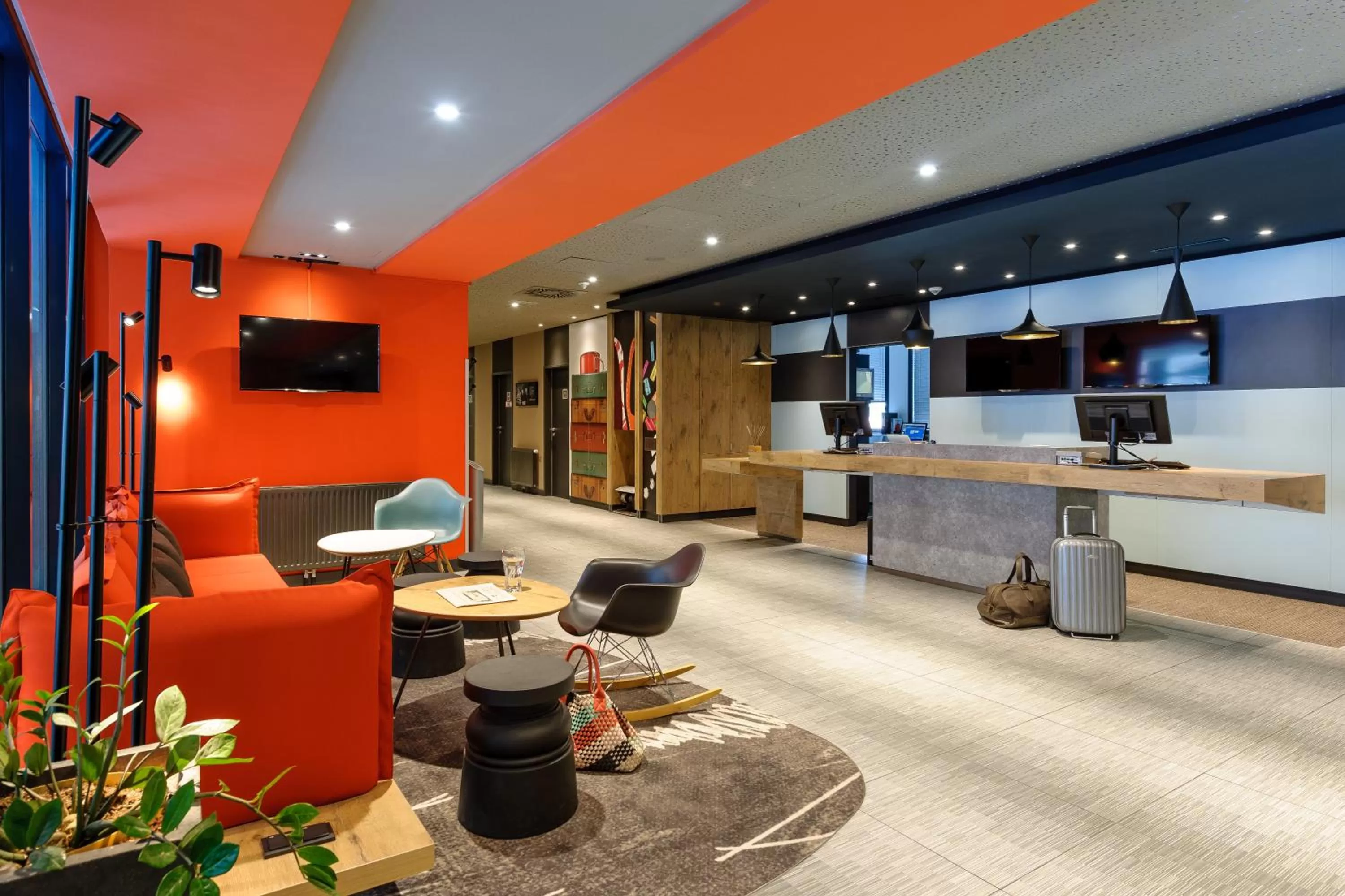 Communal lounge/ TV room in ibis Innsbruck