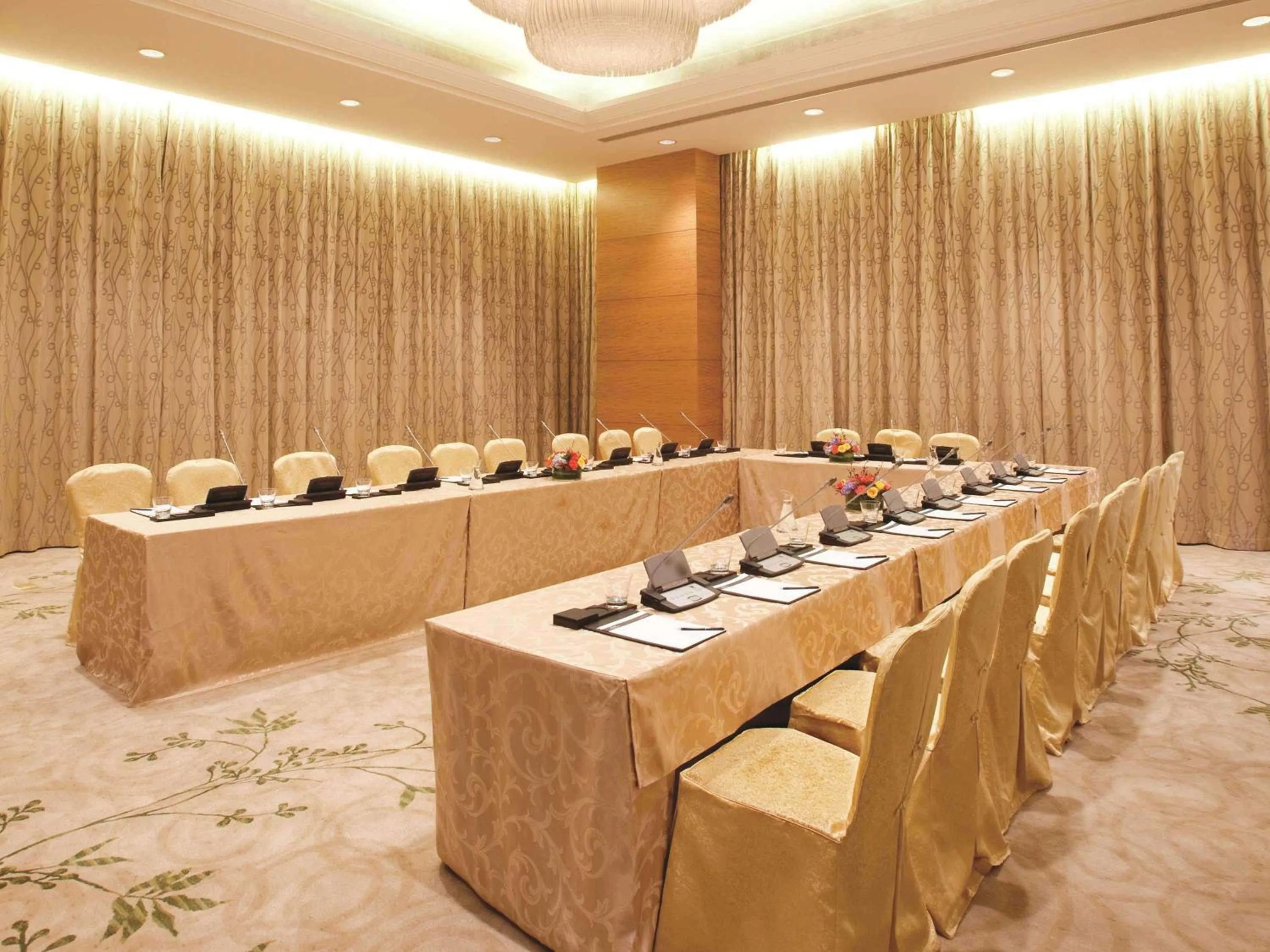 On site in Fairmont Yangcheng Lake