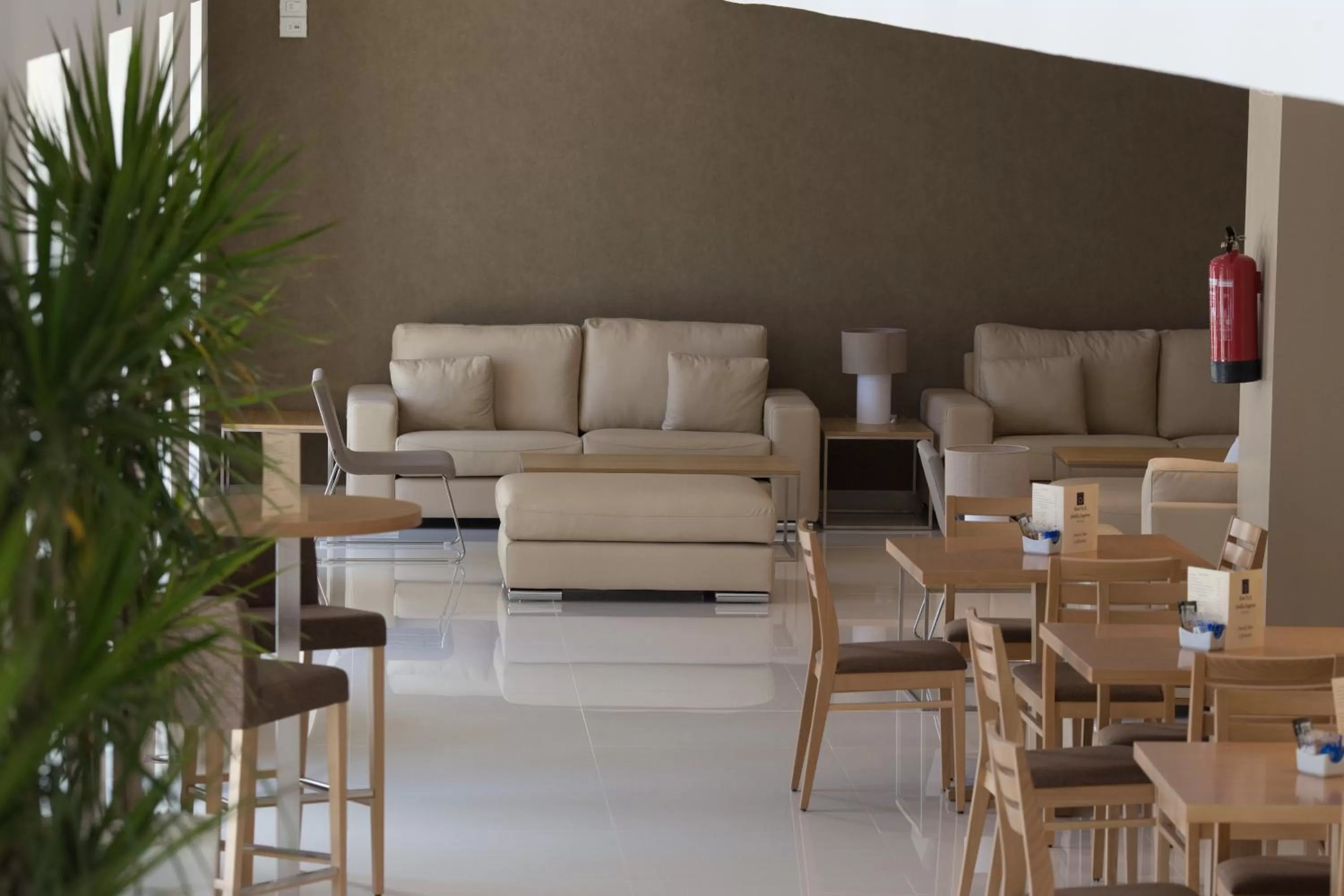 Living room in M.A. Hotel Sevilla Congresos