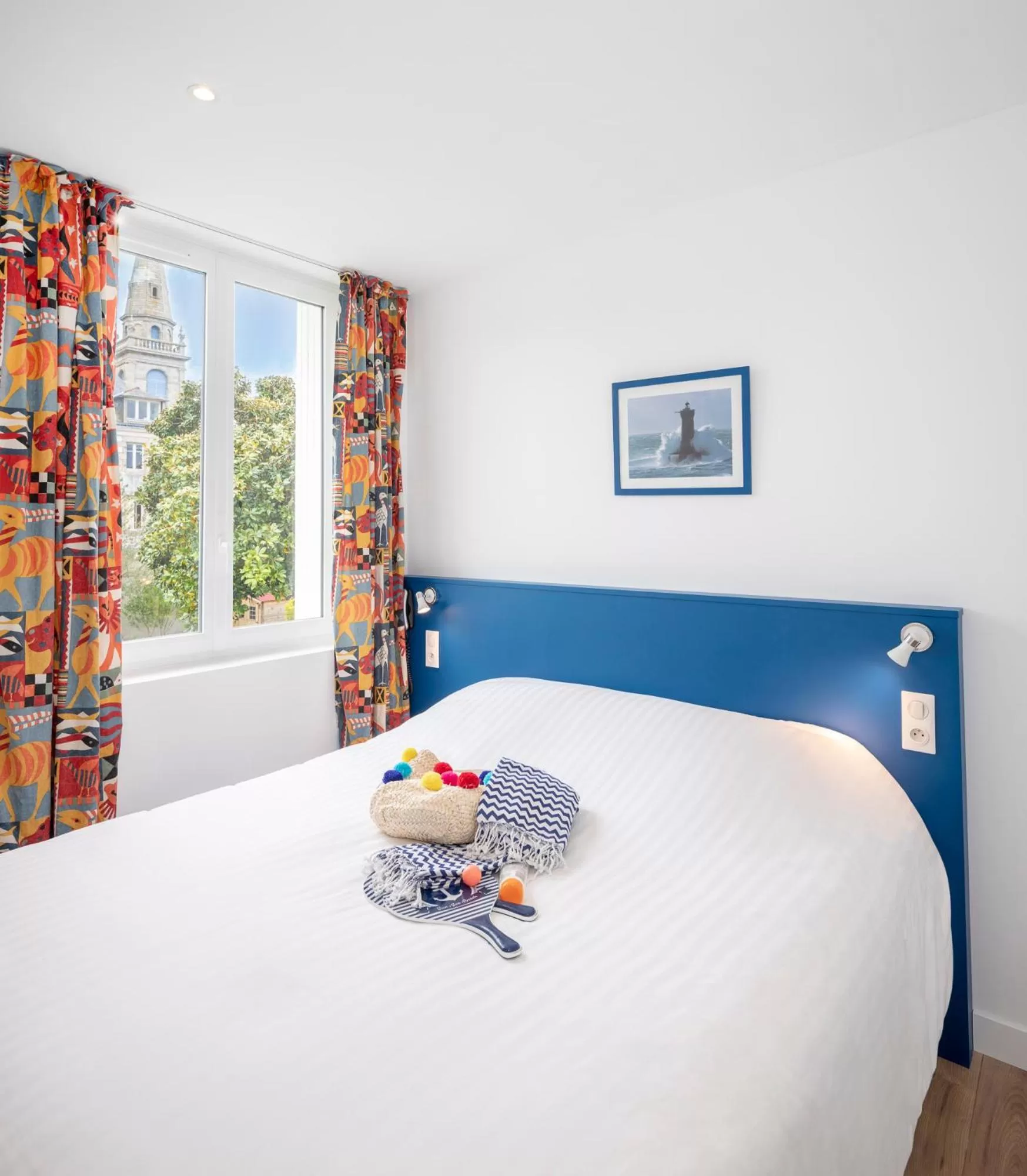 Photo of the whole room, Bed in Hotel Restaurant Spa De La Citadelle Lorient