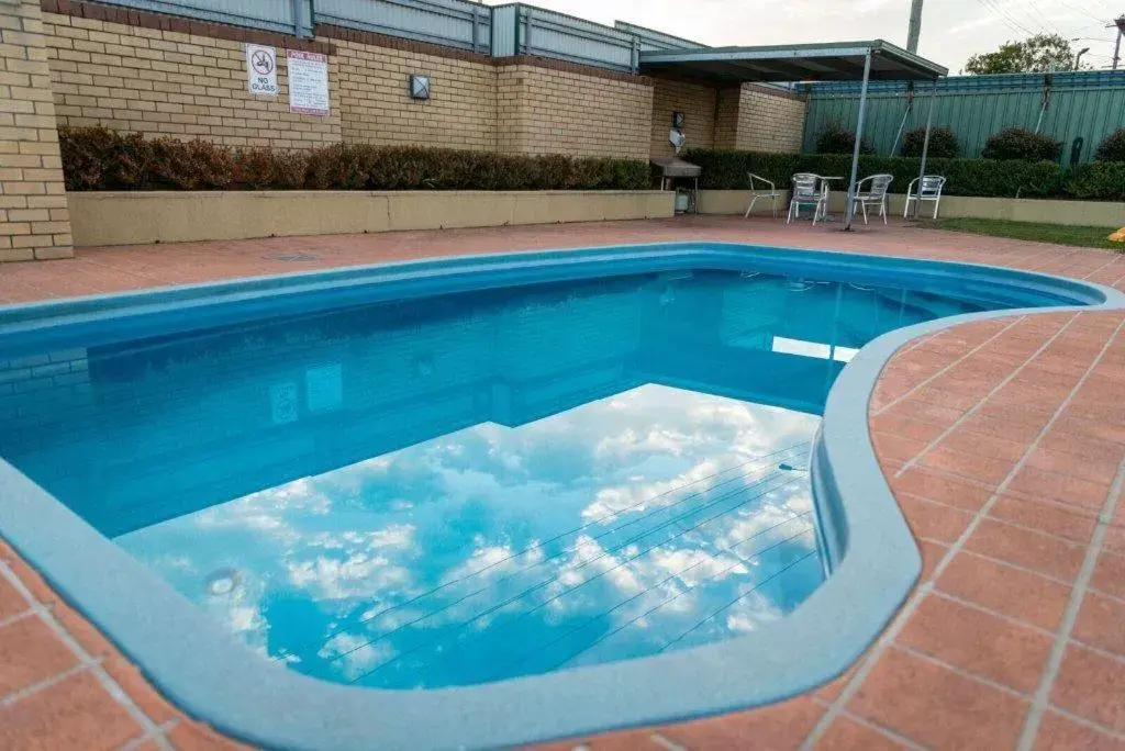 Swimming Pool in Maitland City Motel