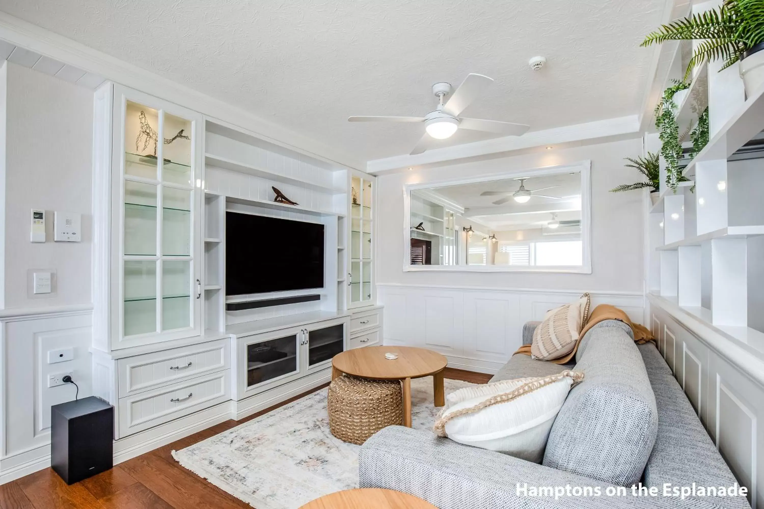 Seating Area in Pacific Plaza Apartments