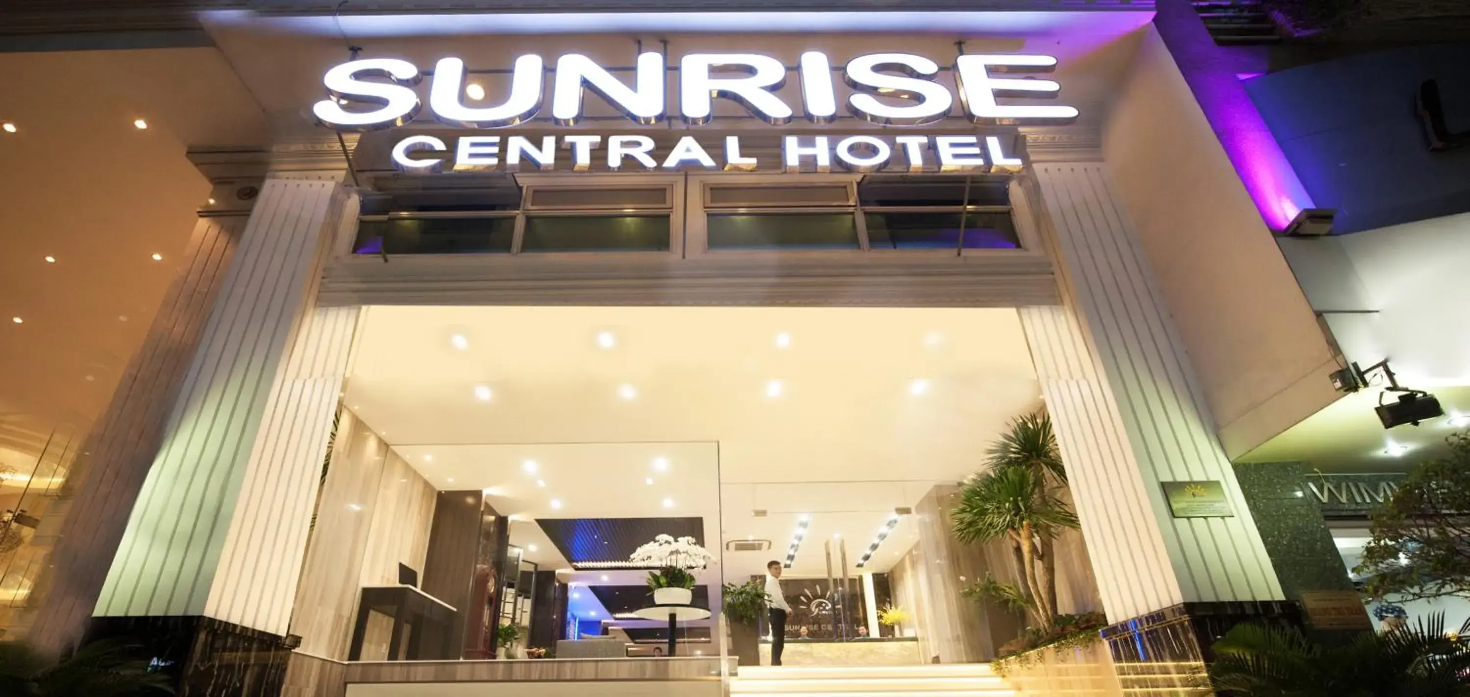 Facade/entrance in Sunrise Central Hotel