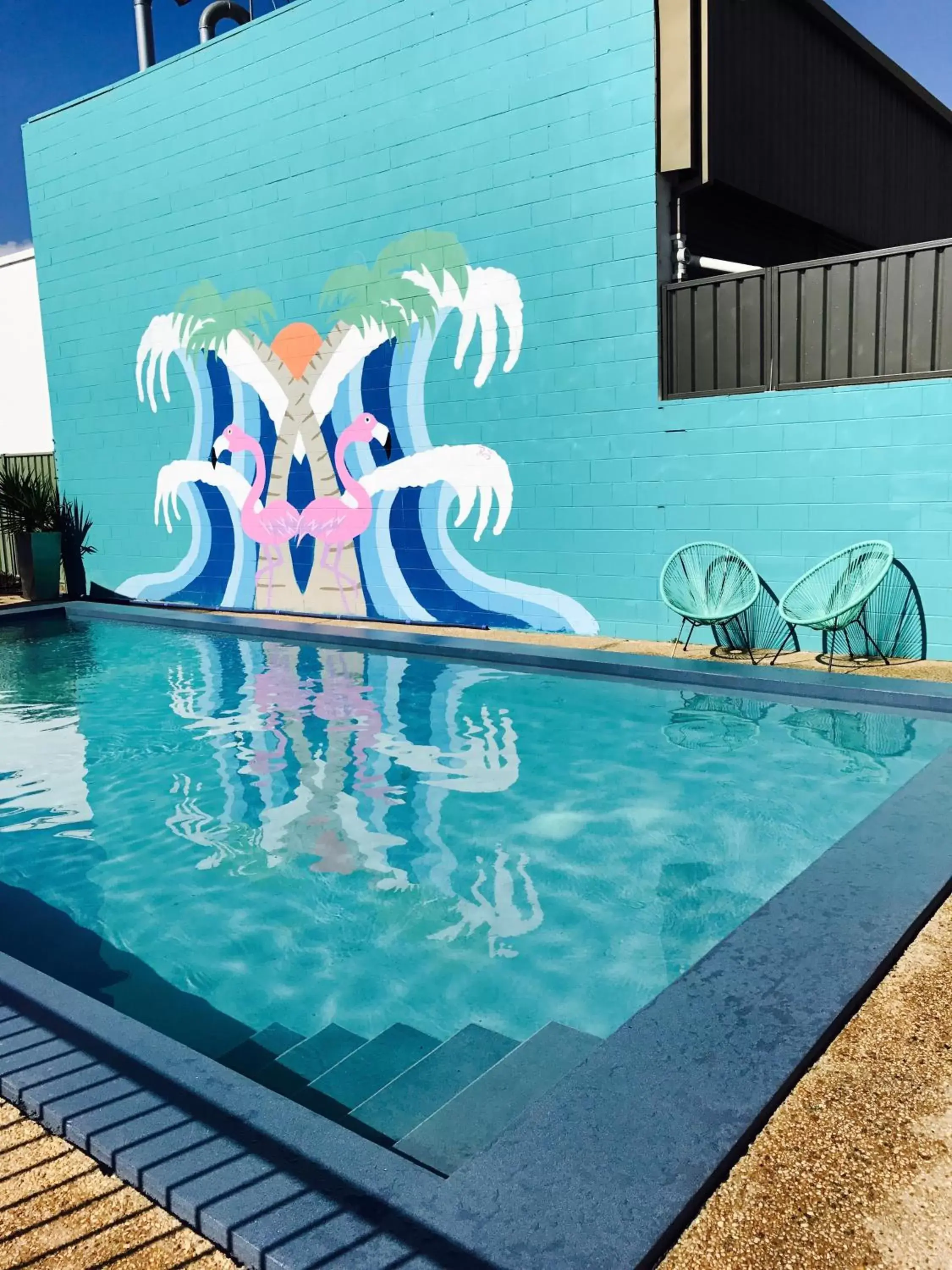 Swimming Pool in Cascades Motor Inn