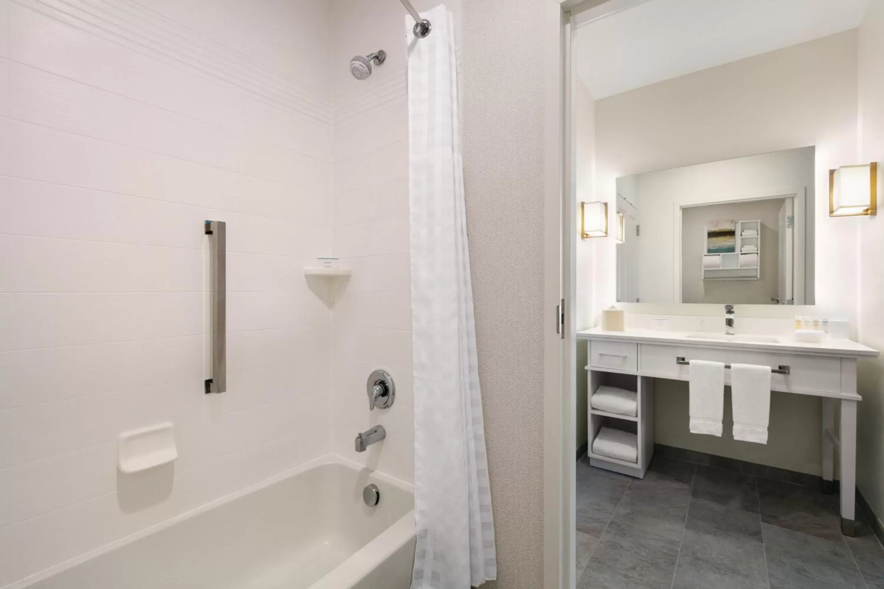 Bathroom in Homewood Suites By Hilton Horsham Willow Grove