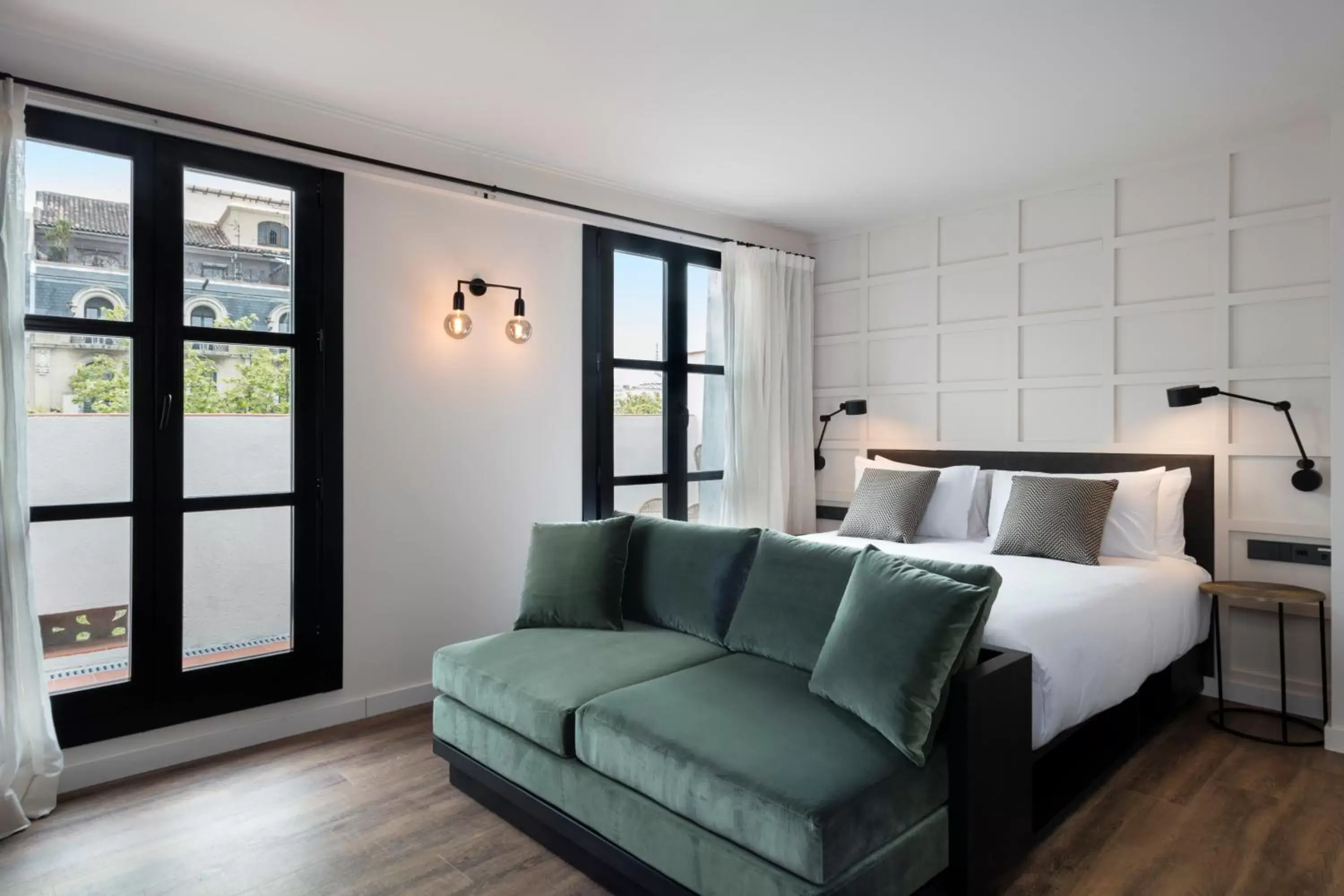 One-Bedroom Suite in Yurbban Ramblas Boutique Hotel
