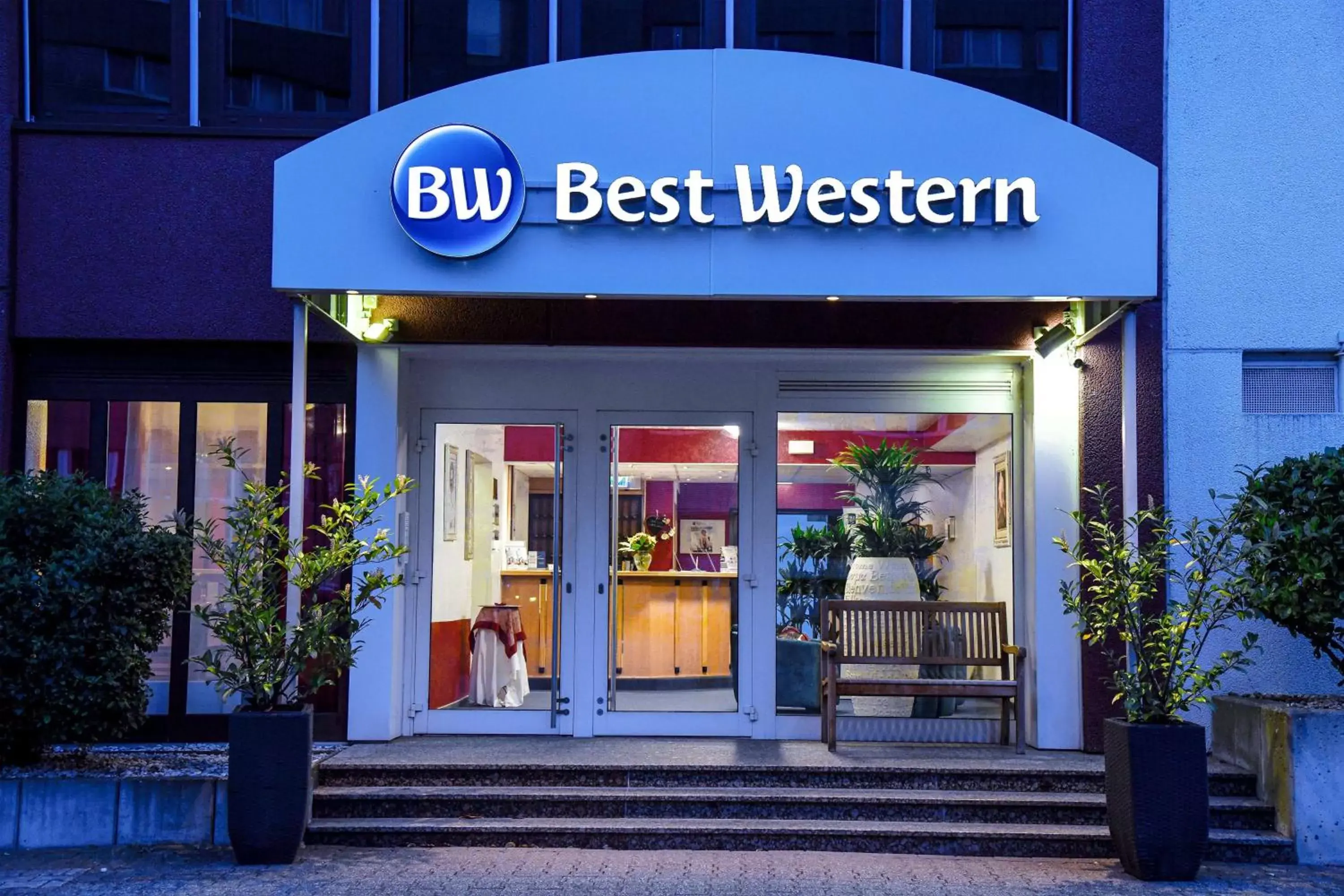 Property building in Best Western Comfort Business Hotel Düsseldorf-Neuss