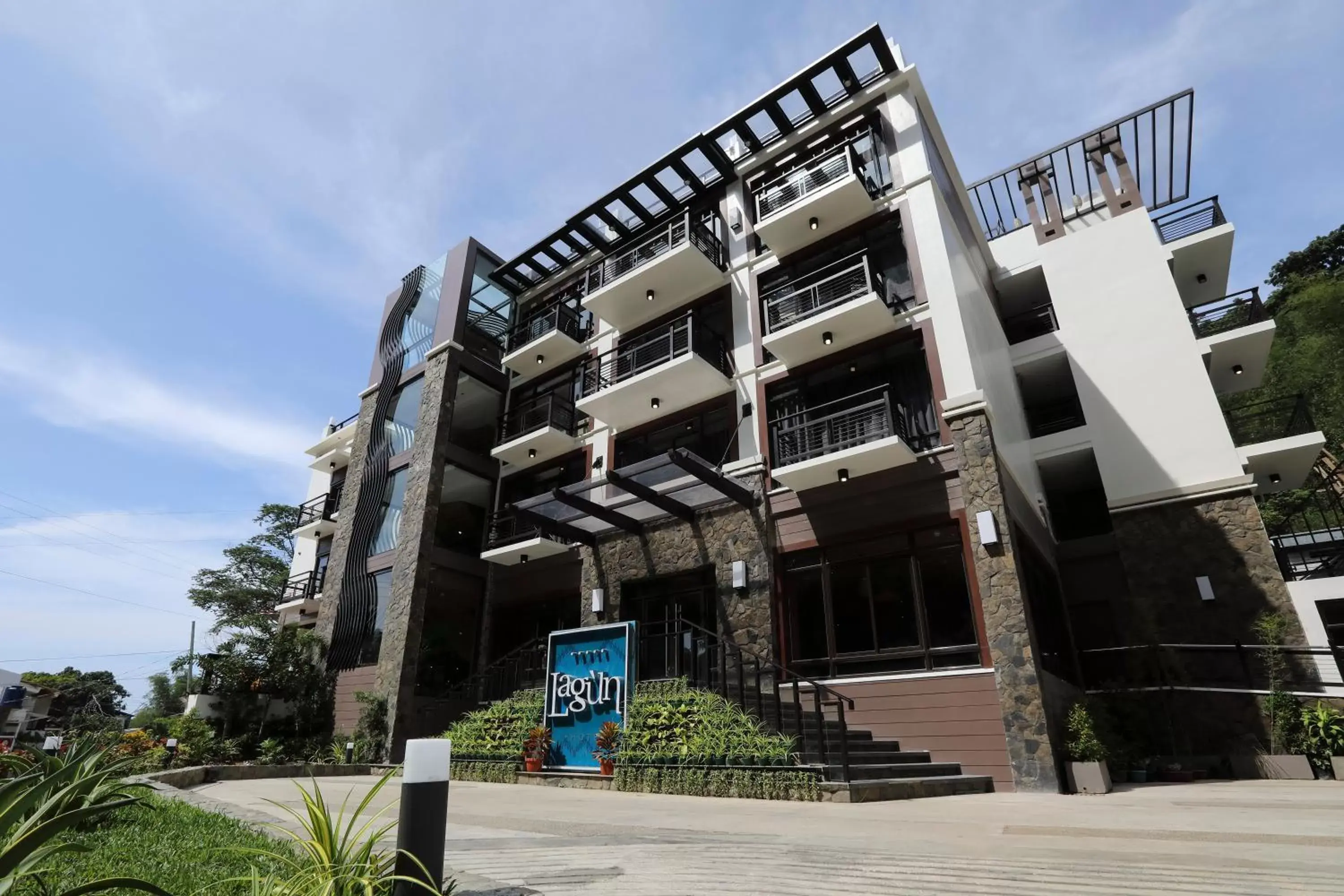 Facade/entrance, Property Building in Lagùn Hotel