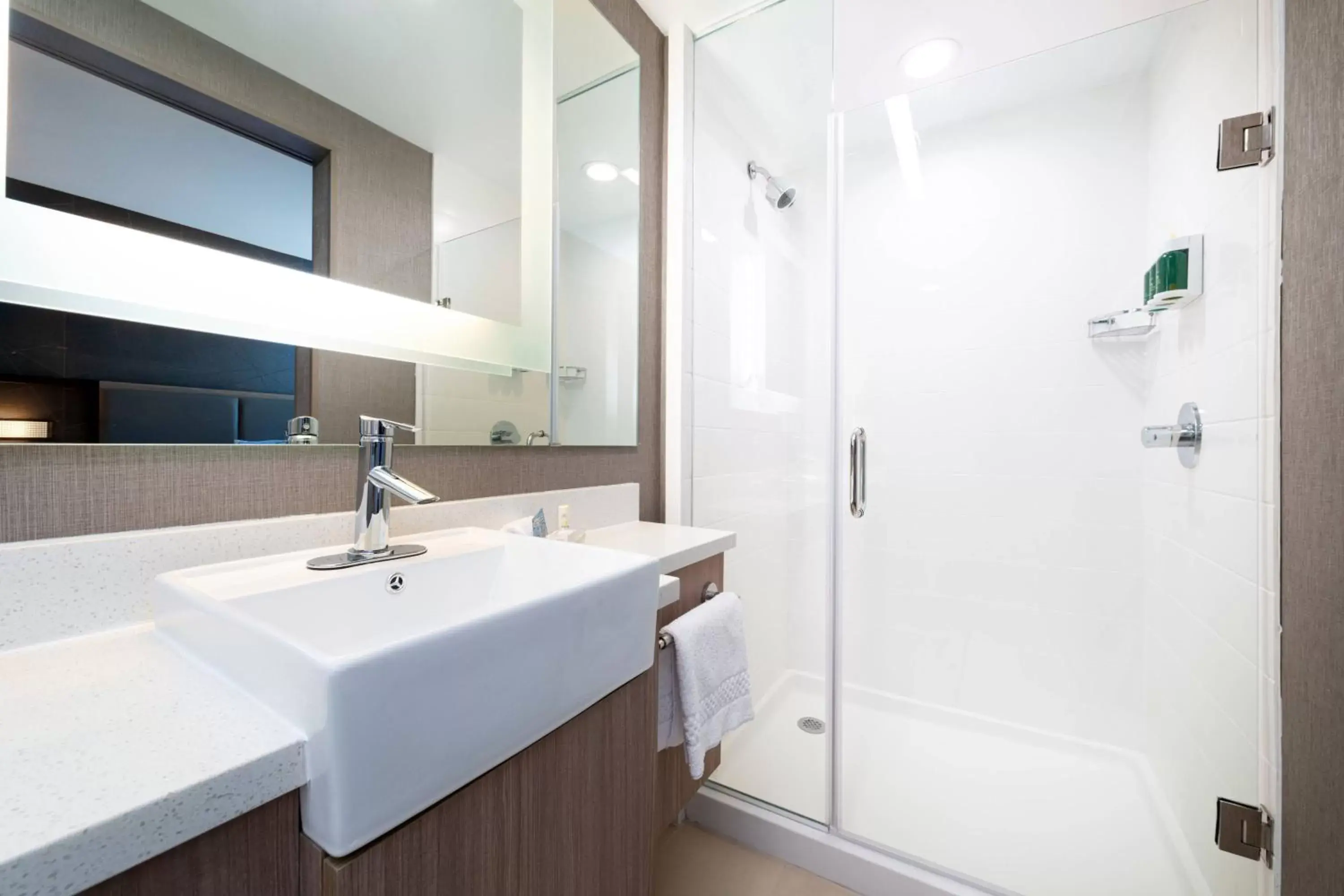 Bathroom in SpringHill Suites by Marriott Kansas City Northeast